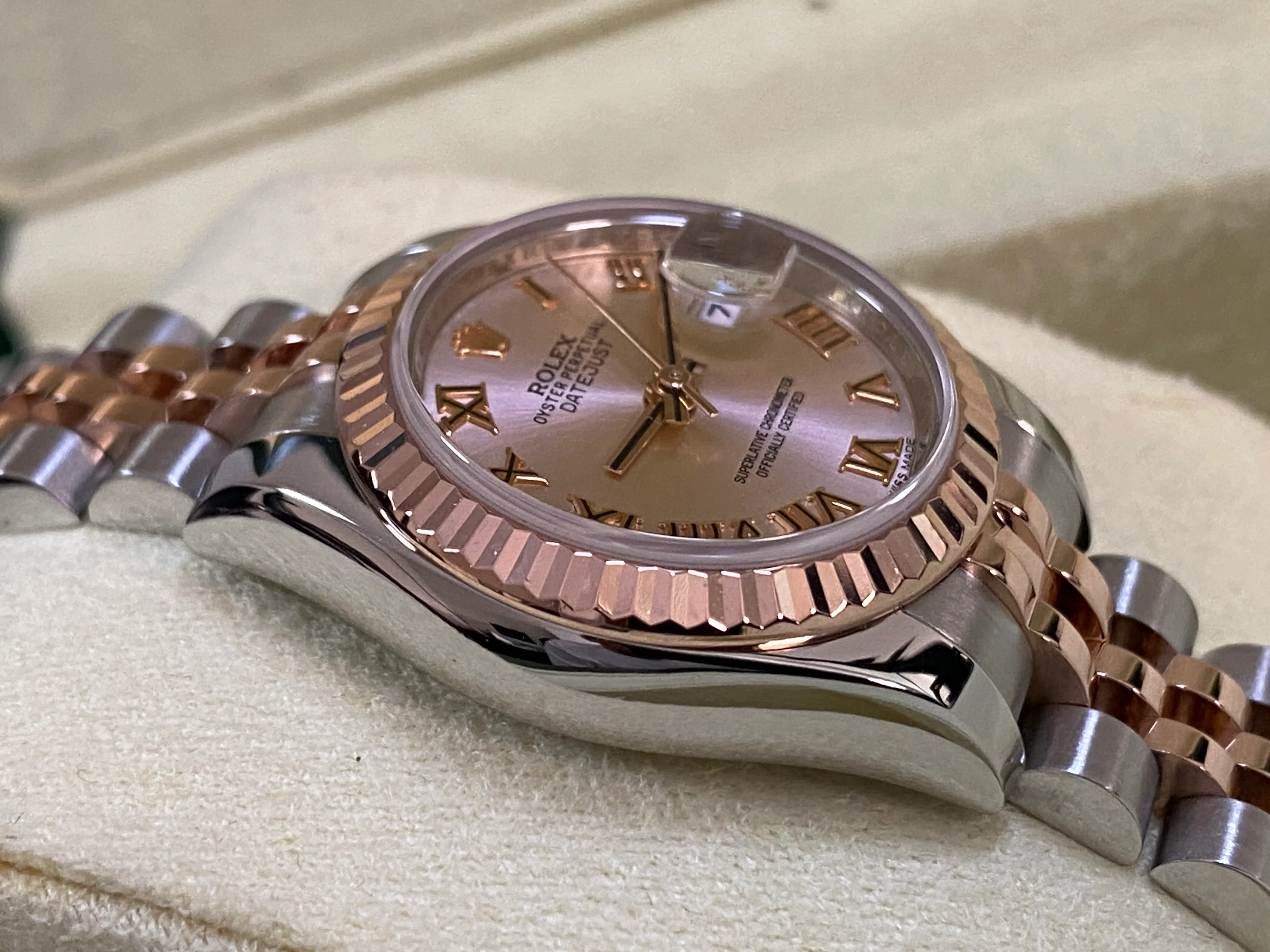 Rolex Everose Gold and Steel Lady-Datejust 26 - 2012 - Fluted Bezel - Pink Roman Dial - Jubilee Bracelet - 179171