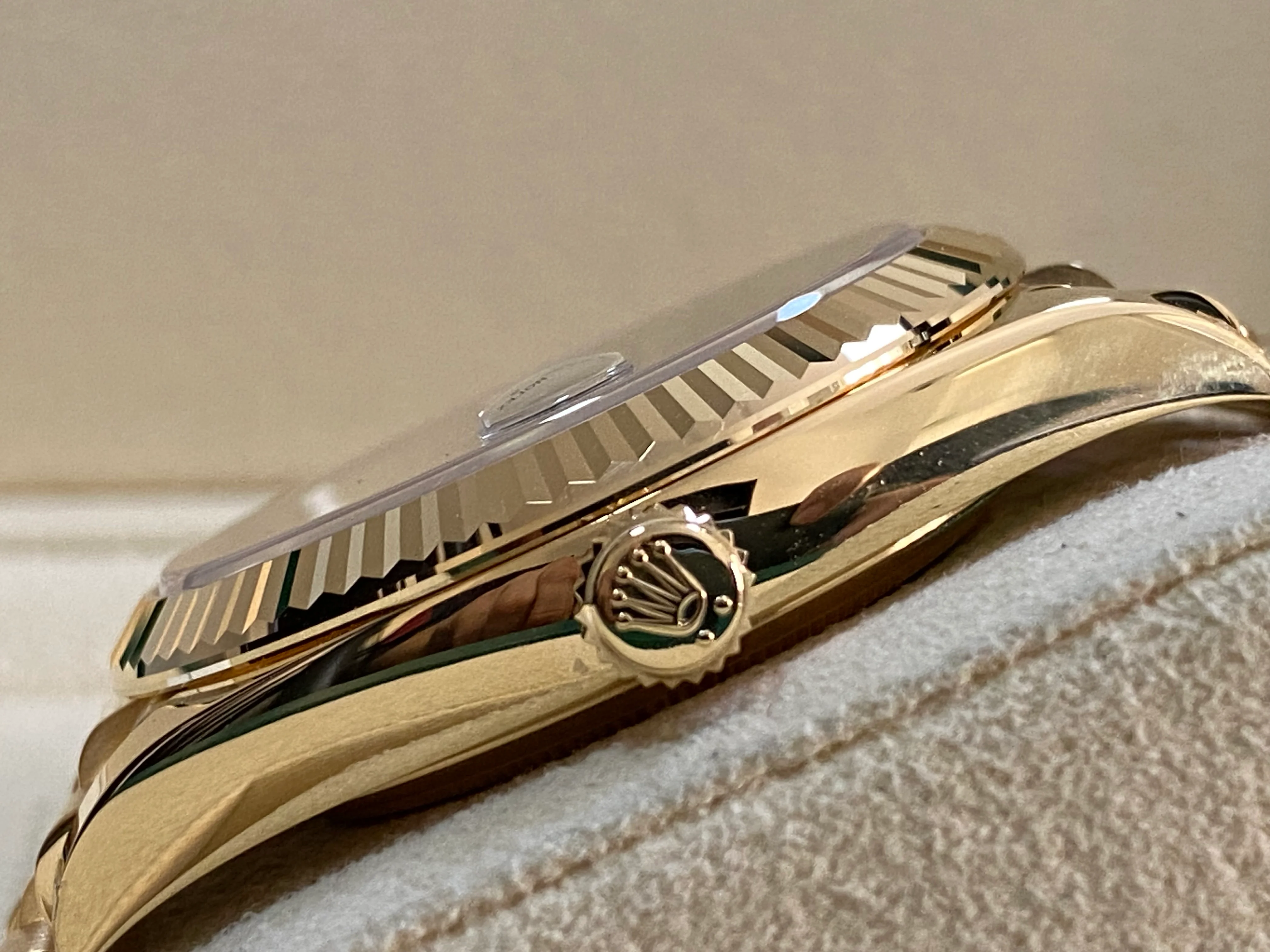 Rolex Yellow Gold Day-Date 40 - 2023 - Fluted Bezel - Black Baguette Diamond Dial - President Bracelet - 228238