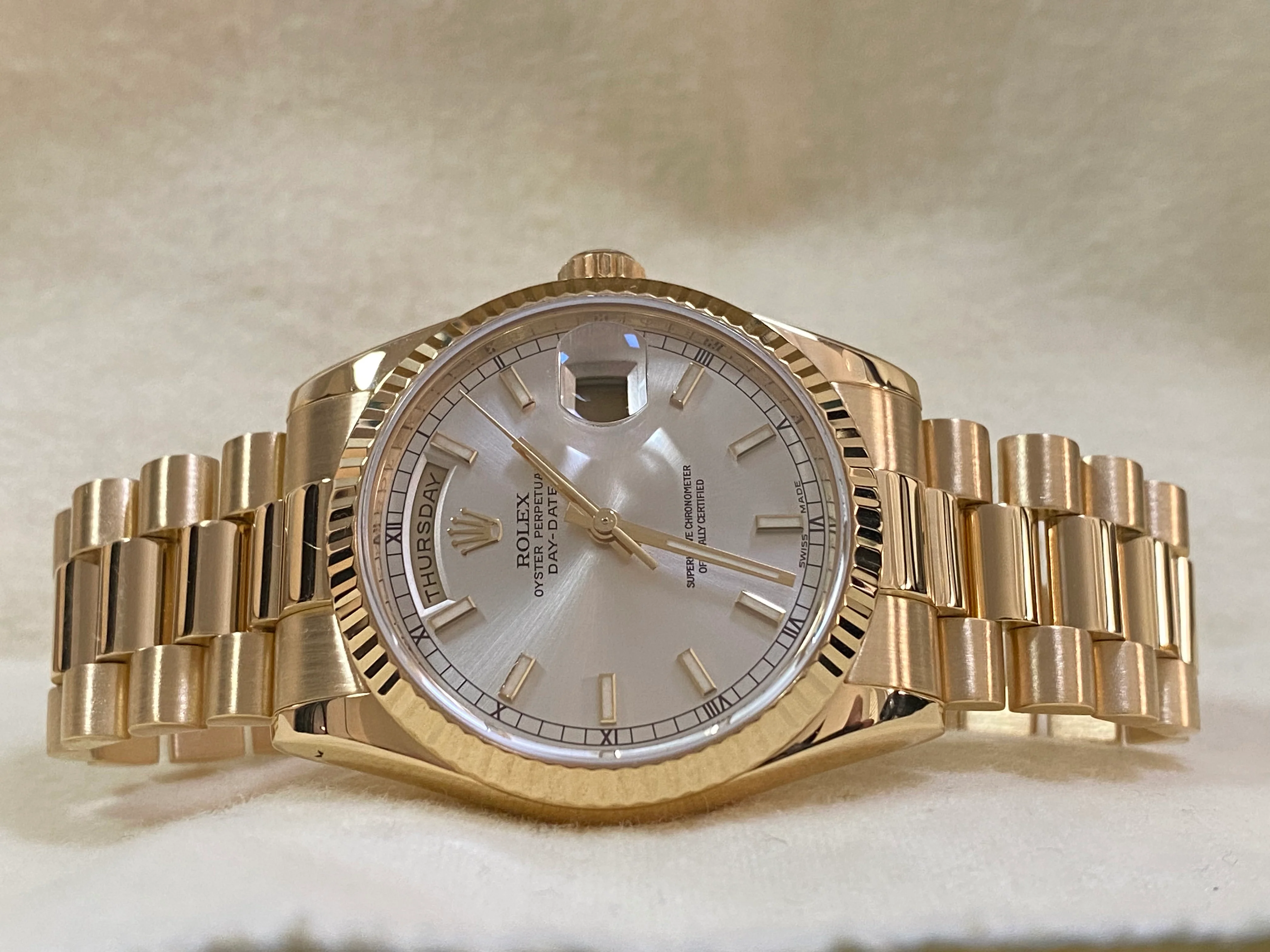 Rolex Yellow Gold Day-Date 36 - M serial - Fluted Bezel - Silver Index Dial - President Bracelet - 118238