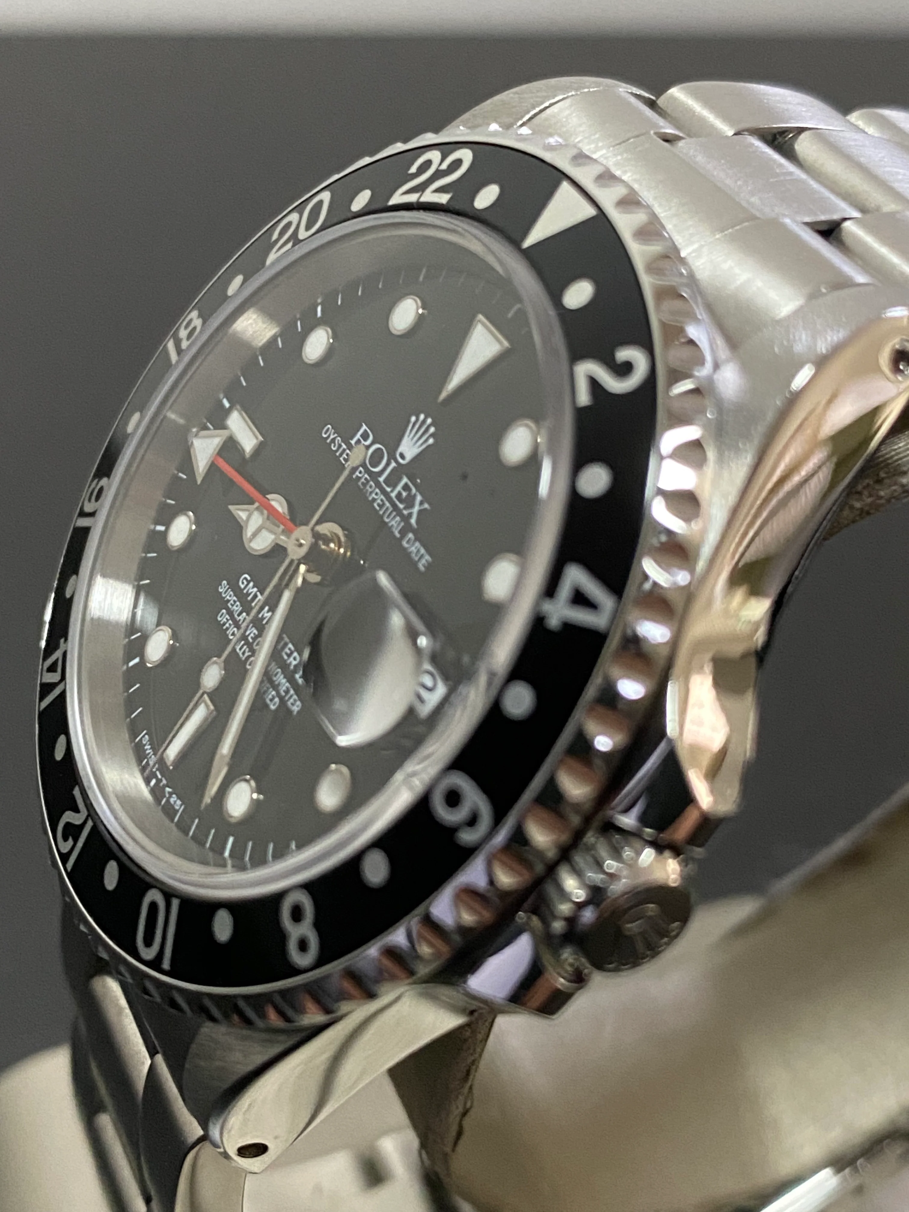 Rolex Steel GMT-Master II - U Serial - Pre Ceramic Bezel - Black Dial - Oyster Bracelet - 16710