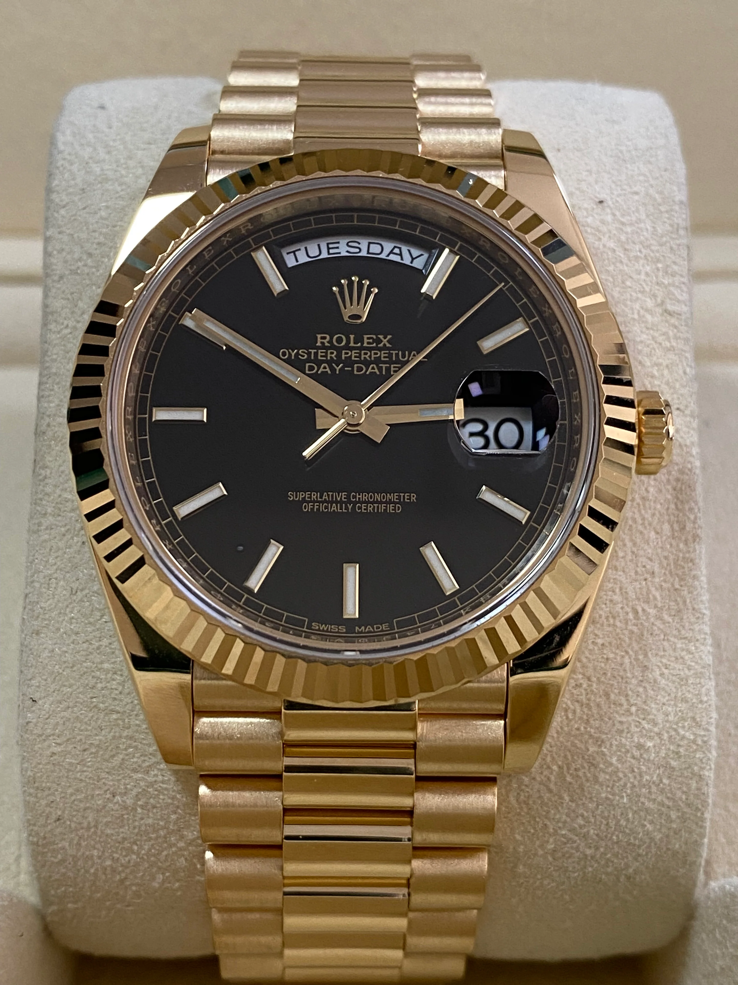 Rolex Yellow Gold Day-Date 40 - 2016 - Fluted Bezel - Black Motif Dial - President Bracelet - 228238