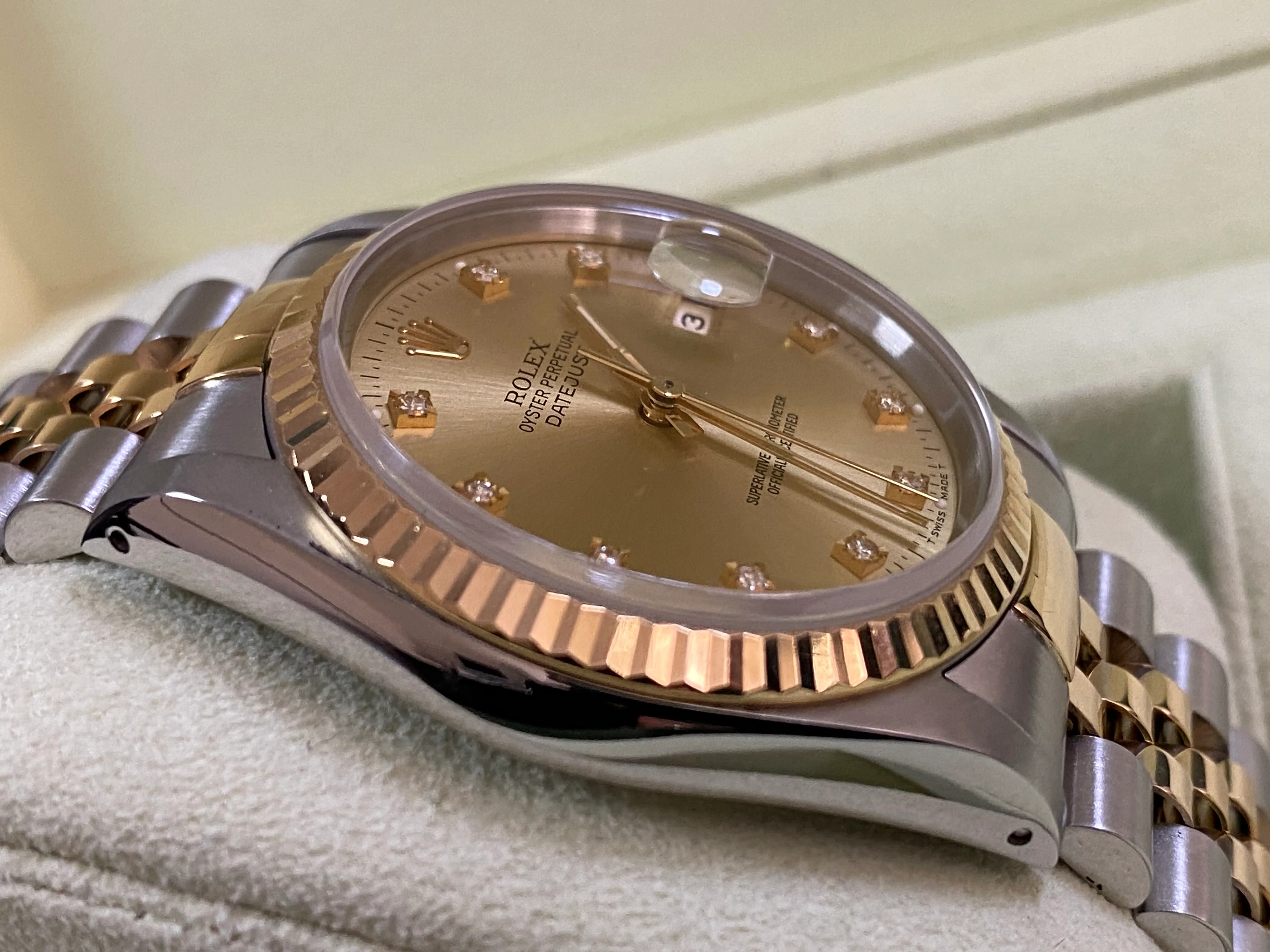 Rolex Steel and Yellow Gold Datejust 36 - S serial - Fluted Bezel - Champagne Diamond Dial - Jubilee Bracelet - 16233