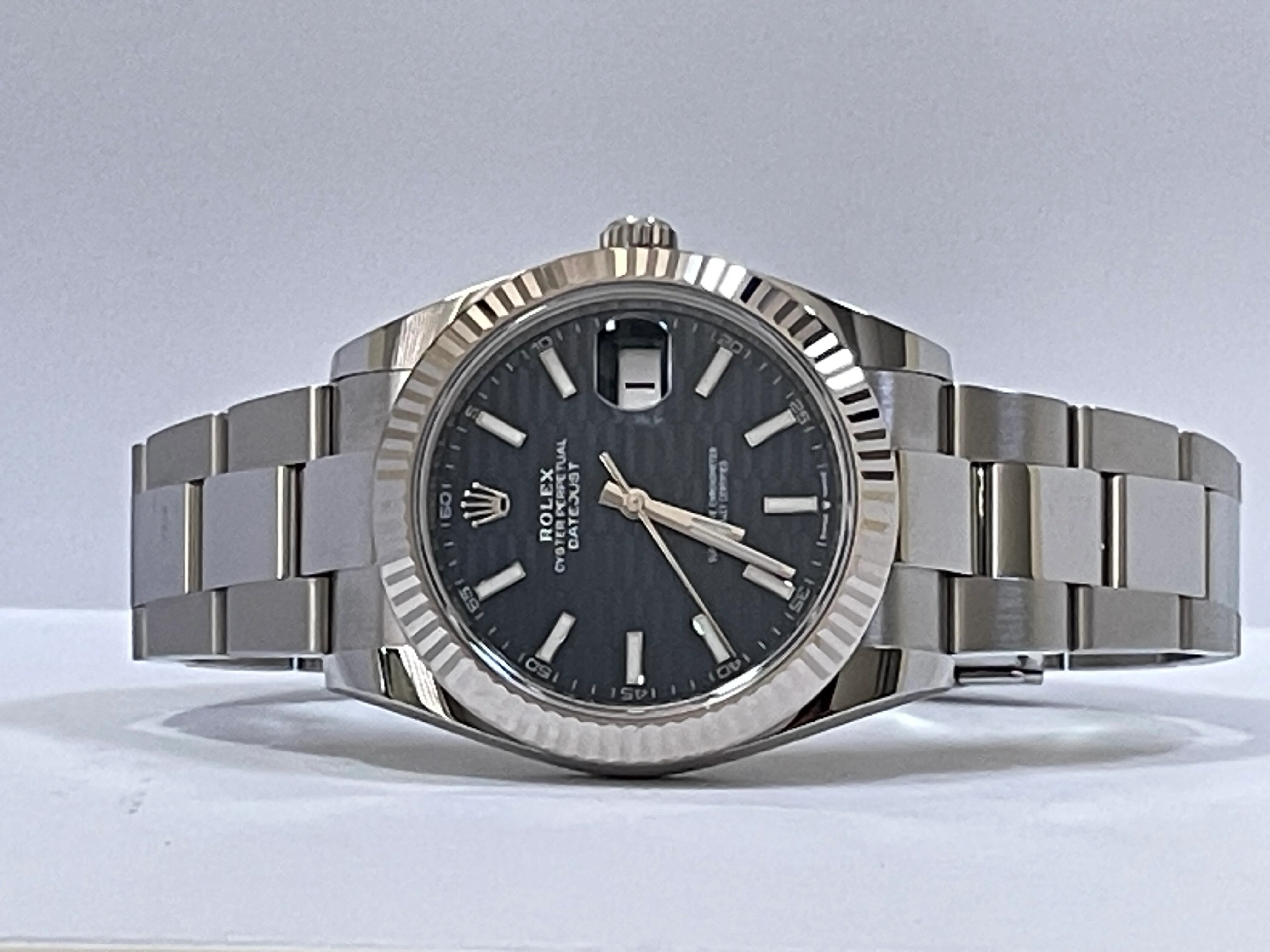 Rolex Steel Datejust 41 - 2023 - Fluted Bezel - Bright Blue Fluted-Motif Dial - Oyster Bracelet - 126334