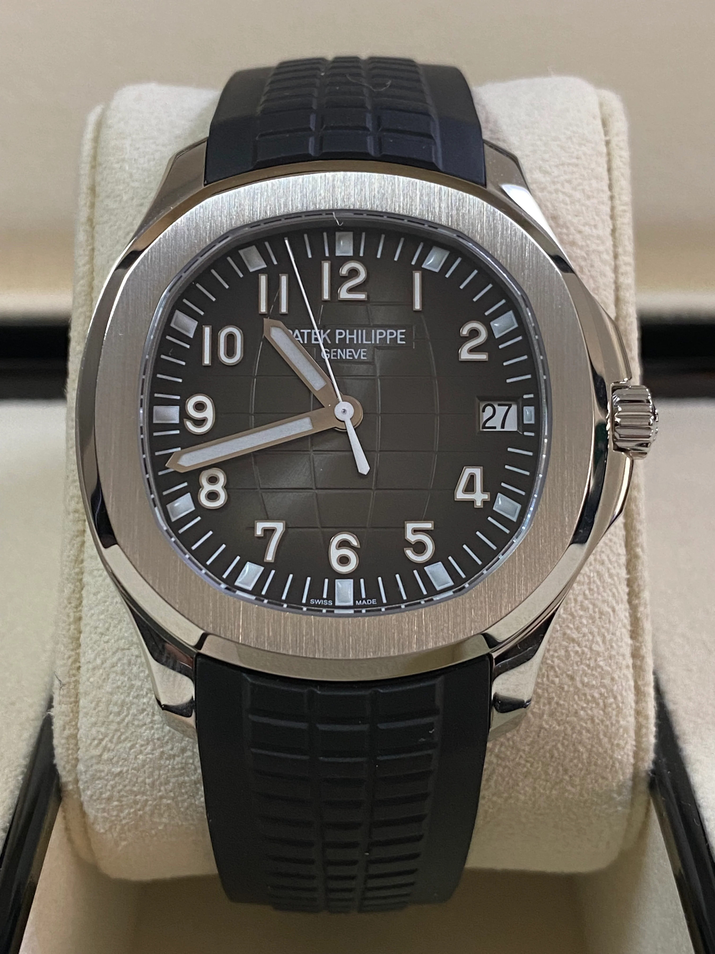 Patek Philippe Men's Aquanaut - 2021 - Black Embossed Dial - Black Strap - 5167A-001 *FULL SET*