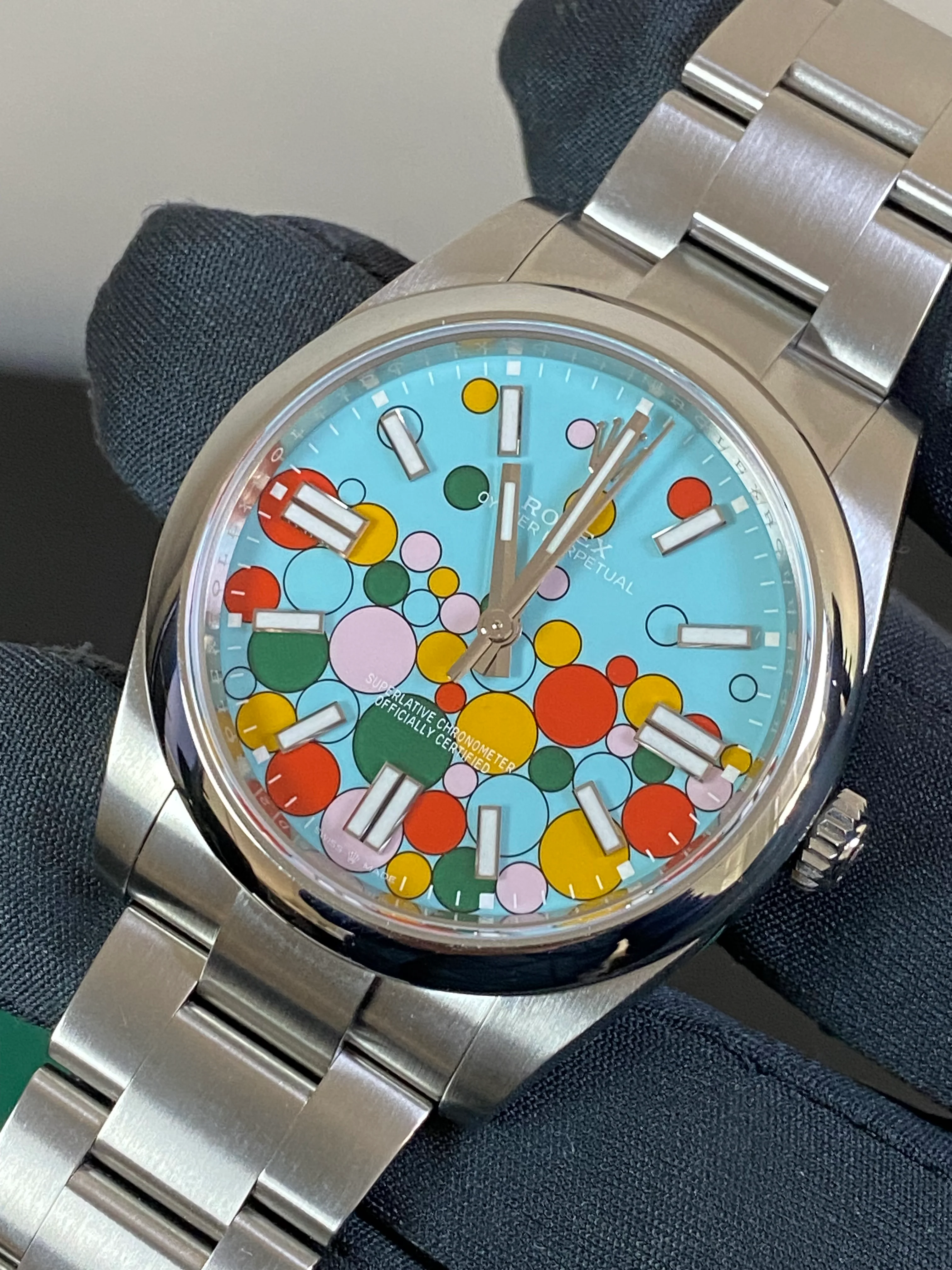 Rolex Oyster Perpetual 41 - Domed Bezel - Turquoise Blue Celebration-Motif Dial - Oyster Bracelet - 124300 *FULL SET*