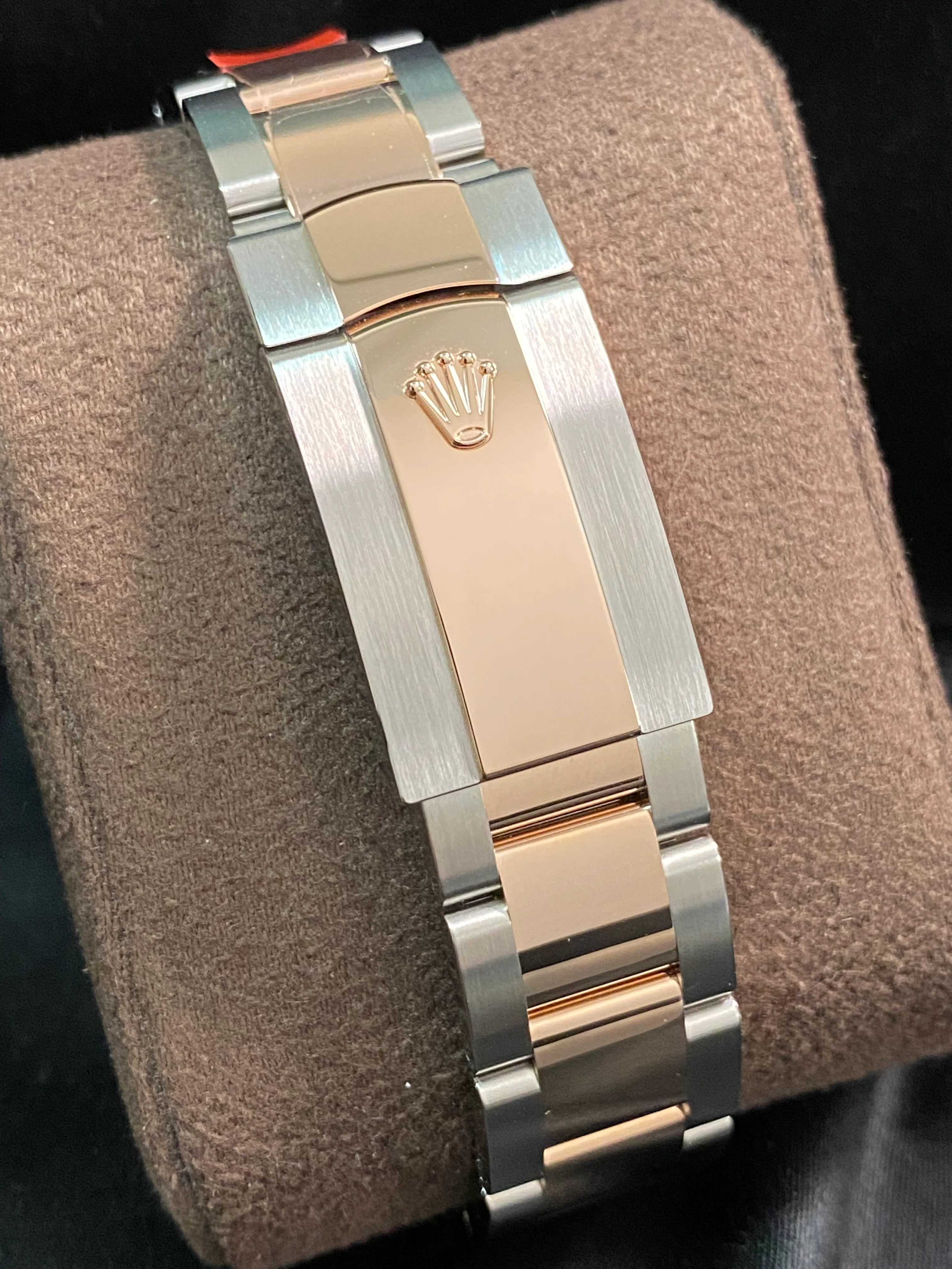 Rolex Steel and Everose Gold Datejust 36 - 2024 - Fluted Bezel - Mother-Of-Pearl Diamond Dial - Oyster Bracelet - 126231 *FULL SET*