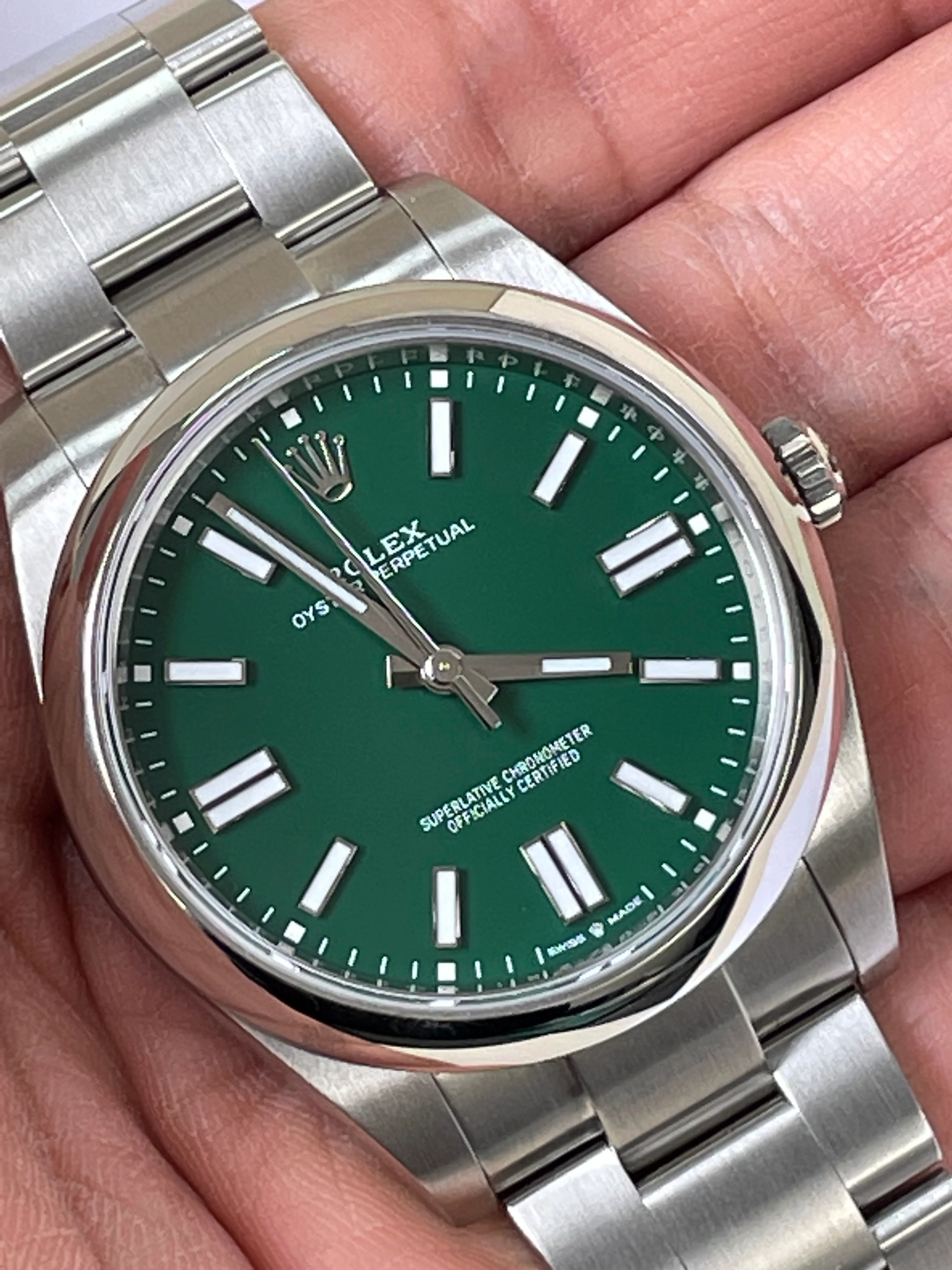 Rolex Oyster Perpetual 41 - 2023 - Domed Bezel - Green Index Dial - Oyster Bracelet - 124300