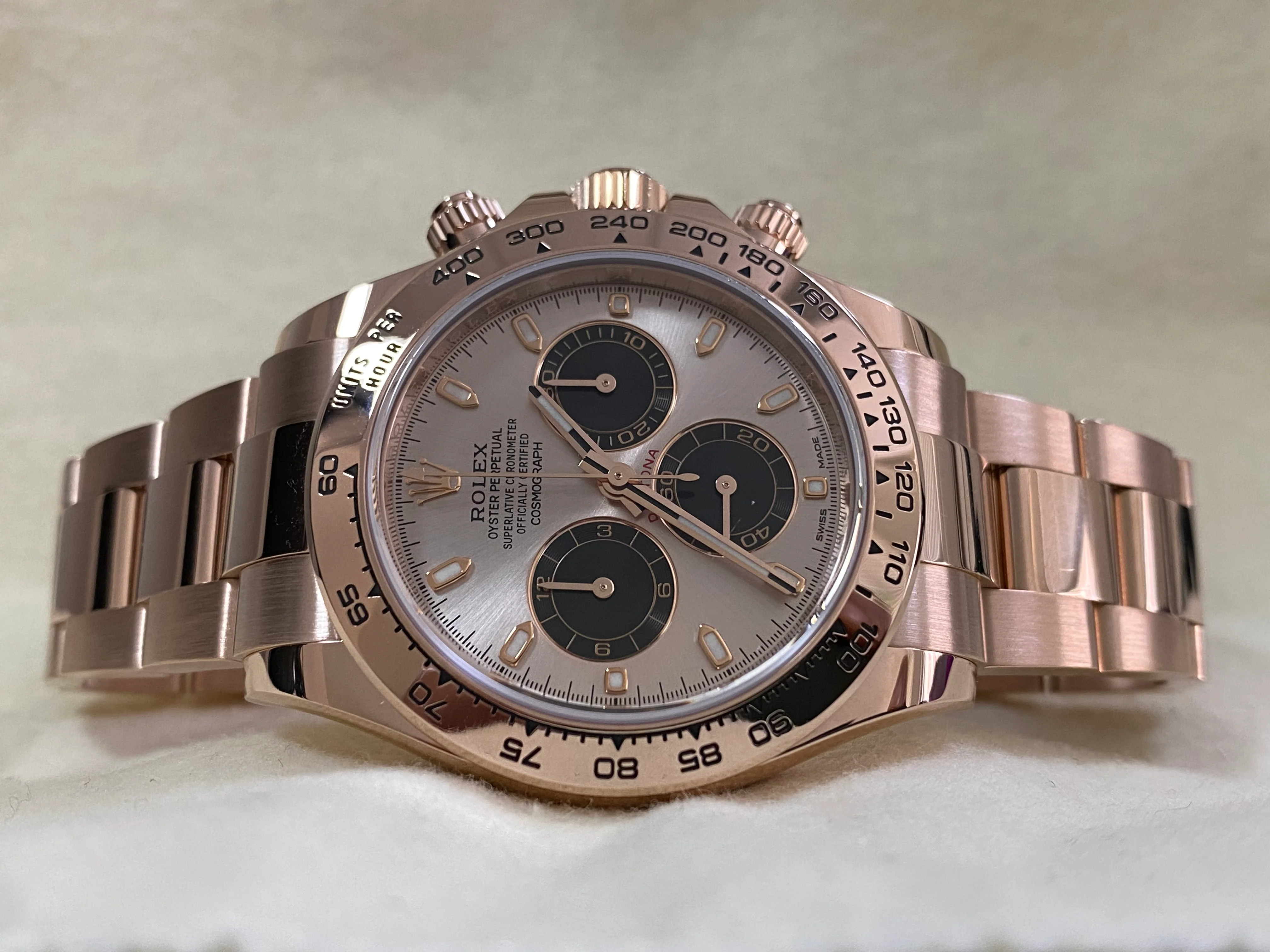 Rolex Everose Gold Cosmograph Daytona - 2023 - Sundust Dial - 116505 *COMPLETE SET*