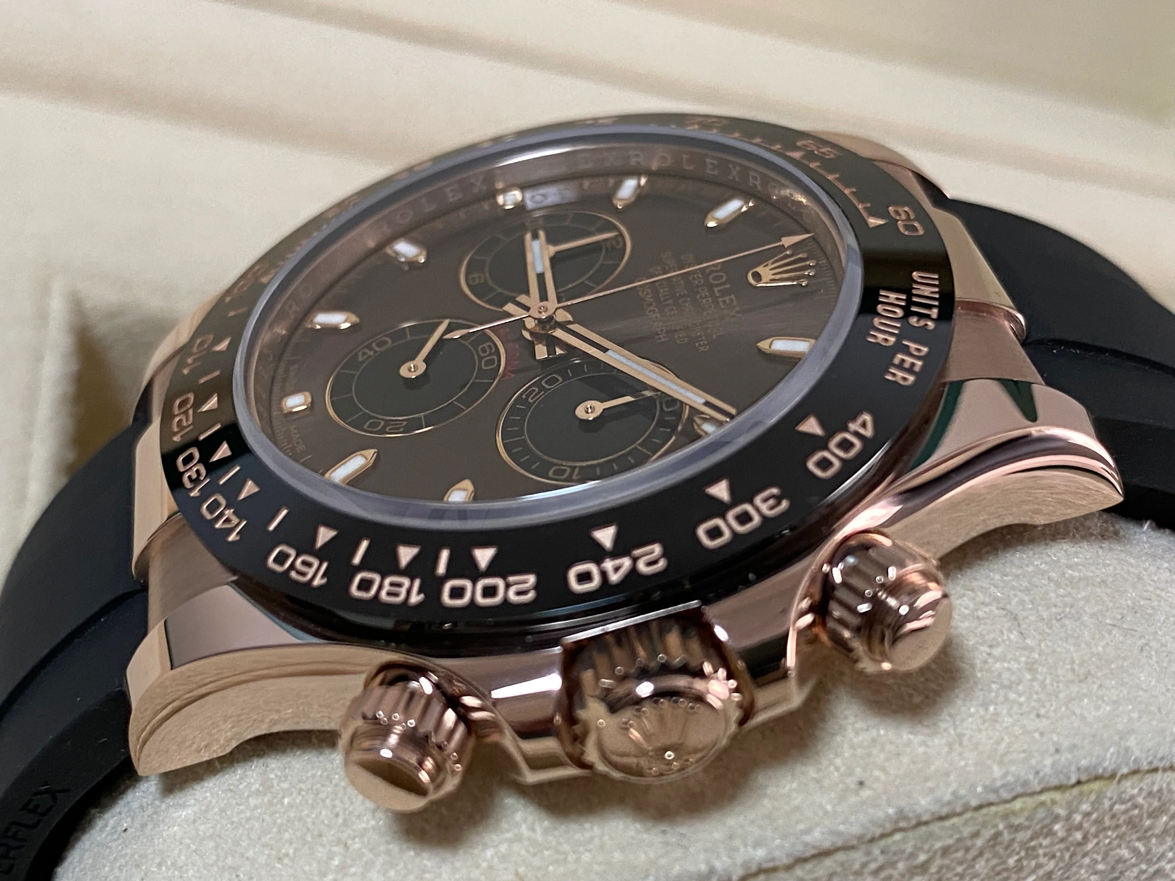 Rolex Everose Gold Cosmograph Daytona - 2023 - Chocolate Index Dial - Black Oysterflex Strap - 116515LN *FULL SET*