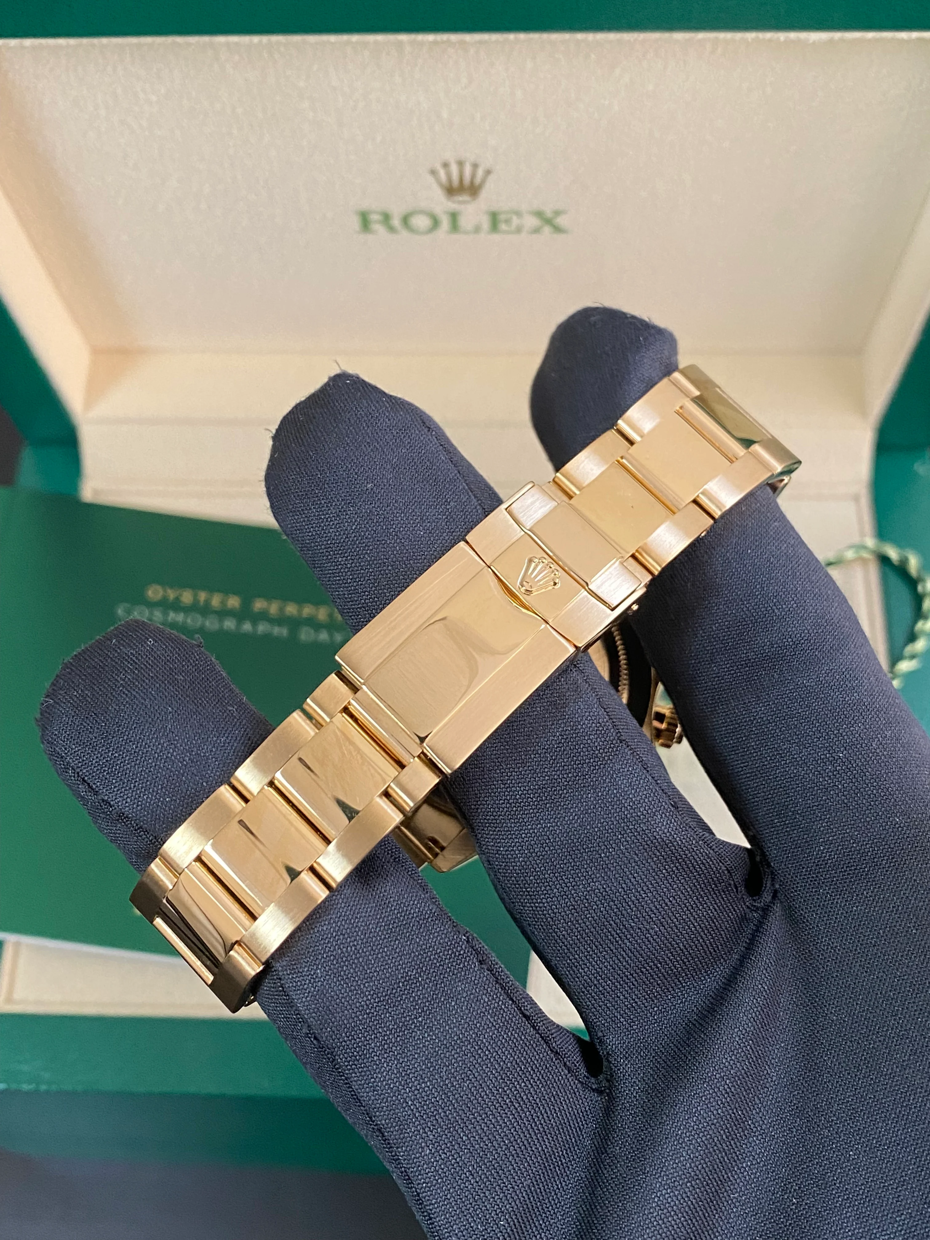 Rolex Yellow Gold Cosmograph Daytona -  Z serial - Black Index Dial - 116528