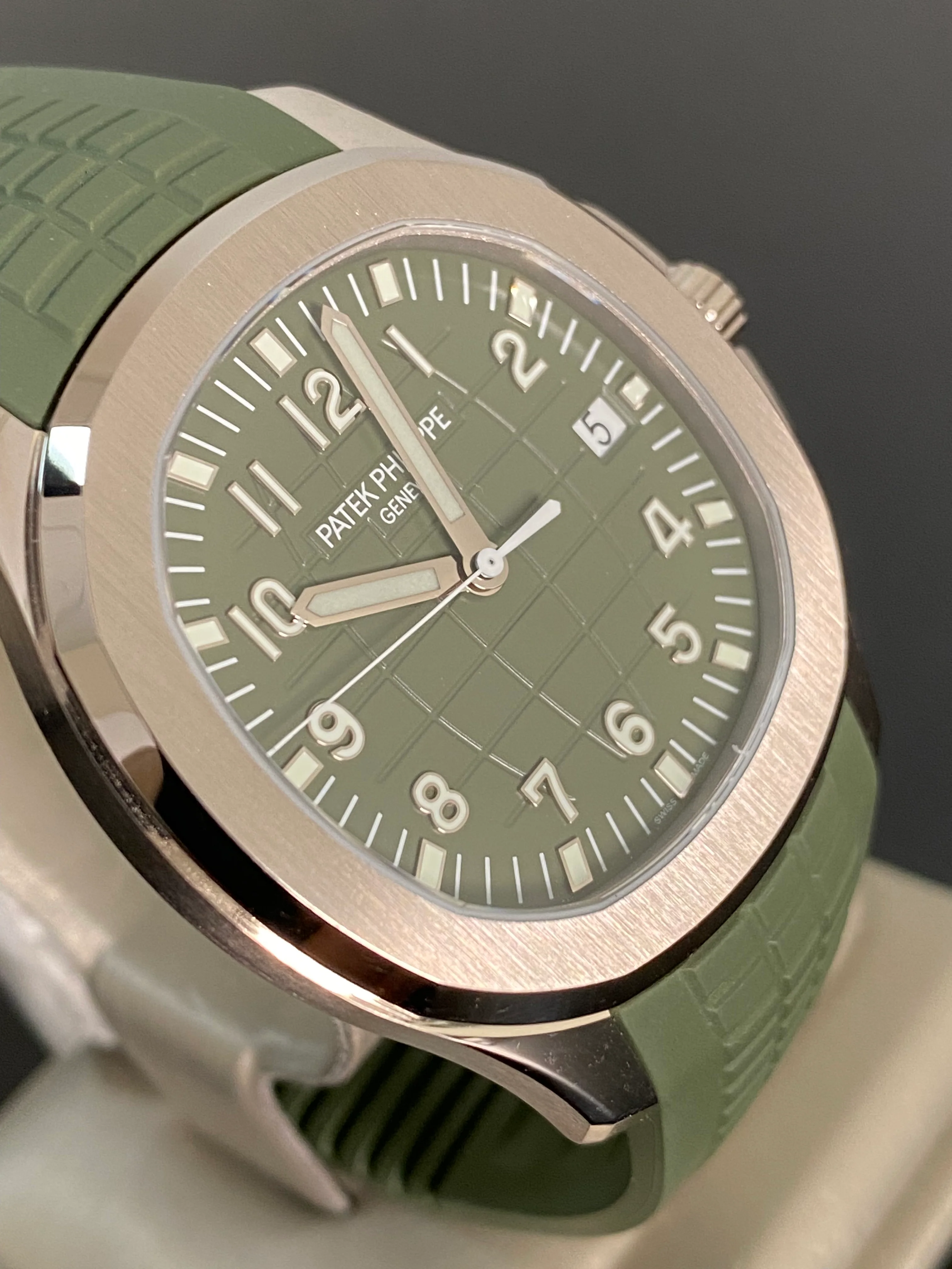 Patek Philippe Aquanaut White Gold - 2021 - Khaki Green Embossed Dial - 5168G-010 *FULL SET*