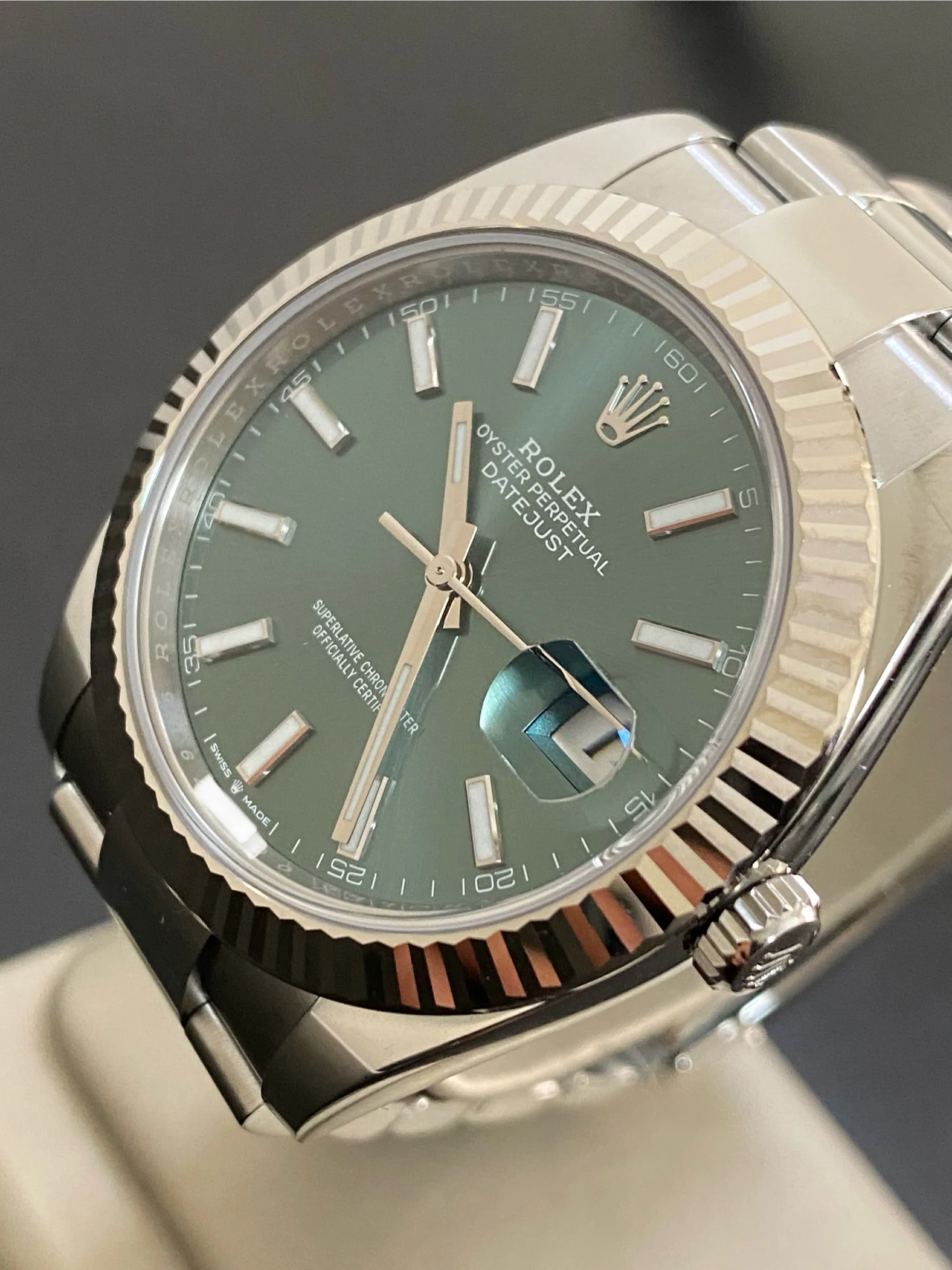 Rolex Steel and White Gold Datejust 41 - 2024 - Fluted Bezel - Mint Green Dial - Oyster Bracelet - 126334 *FULL SET*