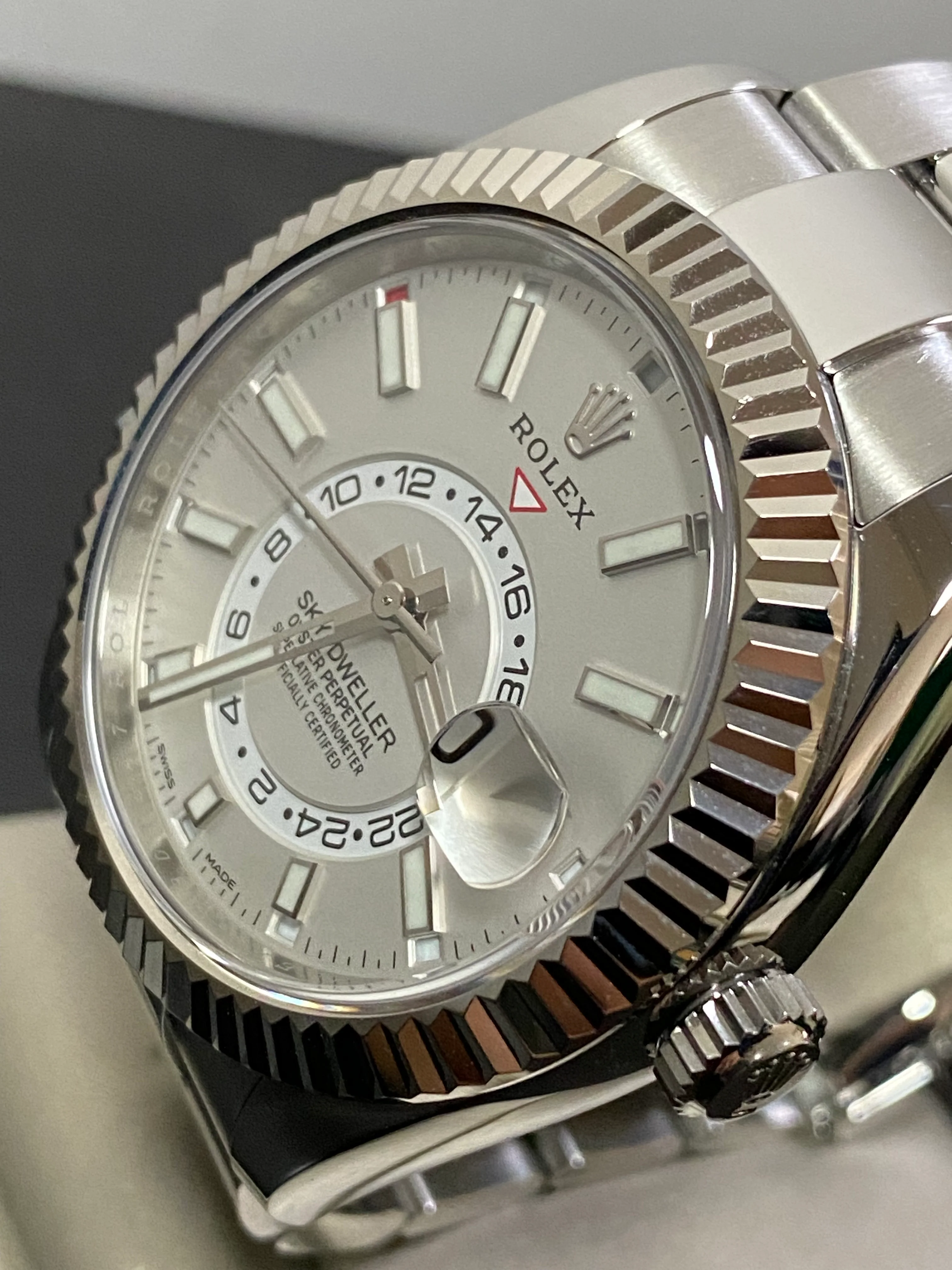 Rolex White Rolesor Sky-Dweller - 2021 - White Index Dial - Oyster Bracelet - 326934