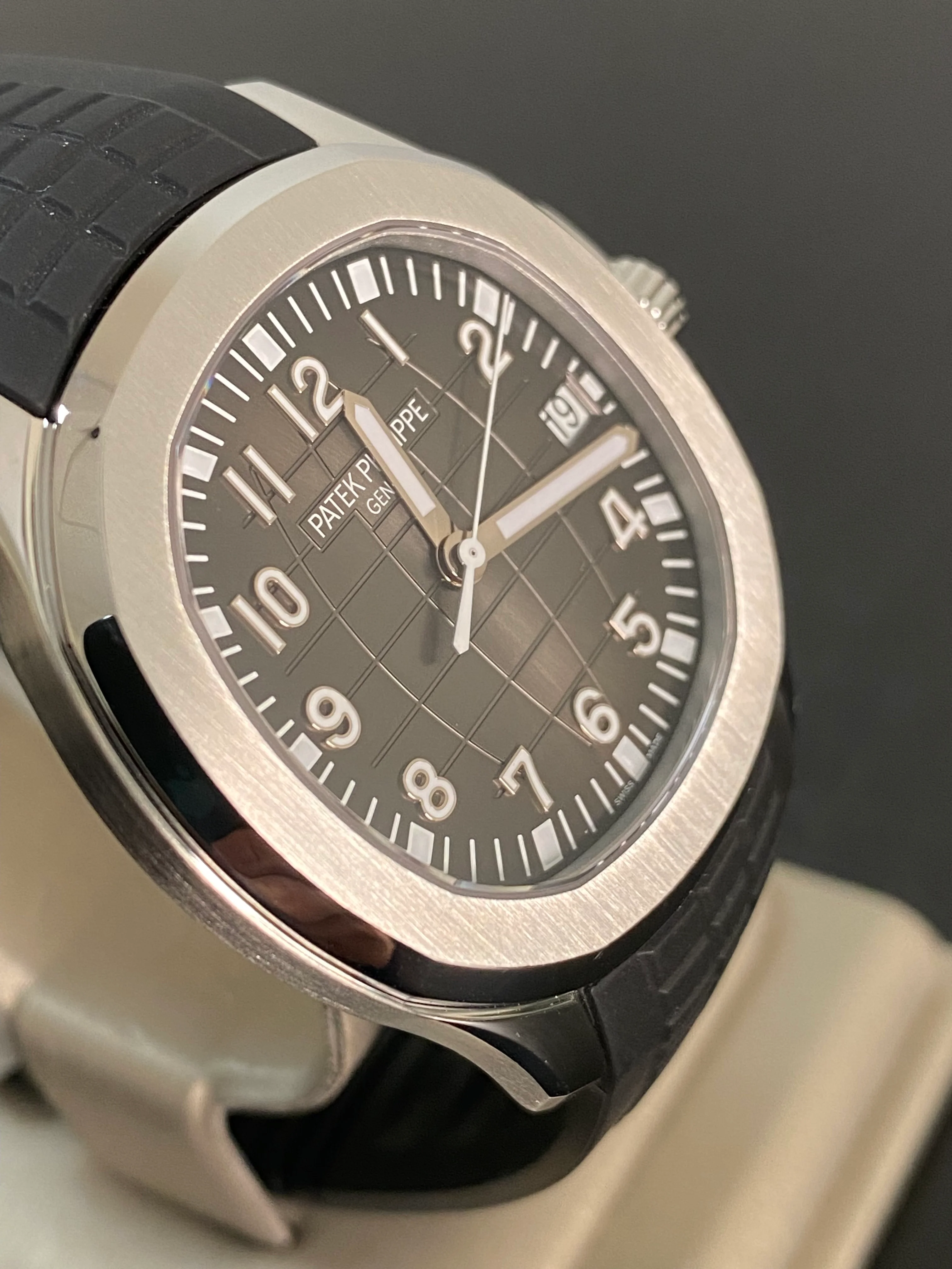 Patek Philippe Men's Aquanaut - 2019 - Black Embossed Dial - Black Strap - 5167A-001 *FULL SET*