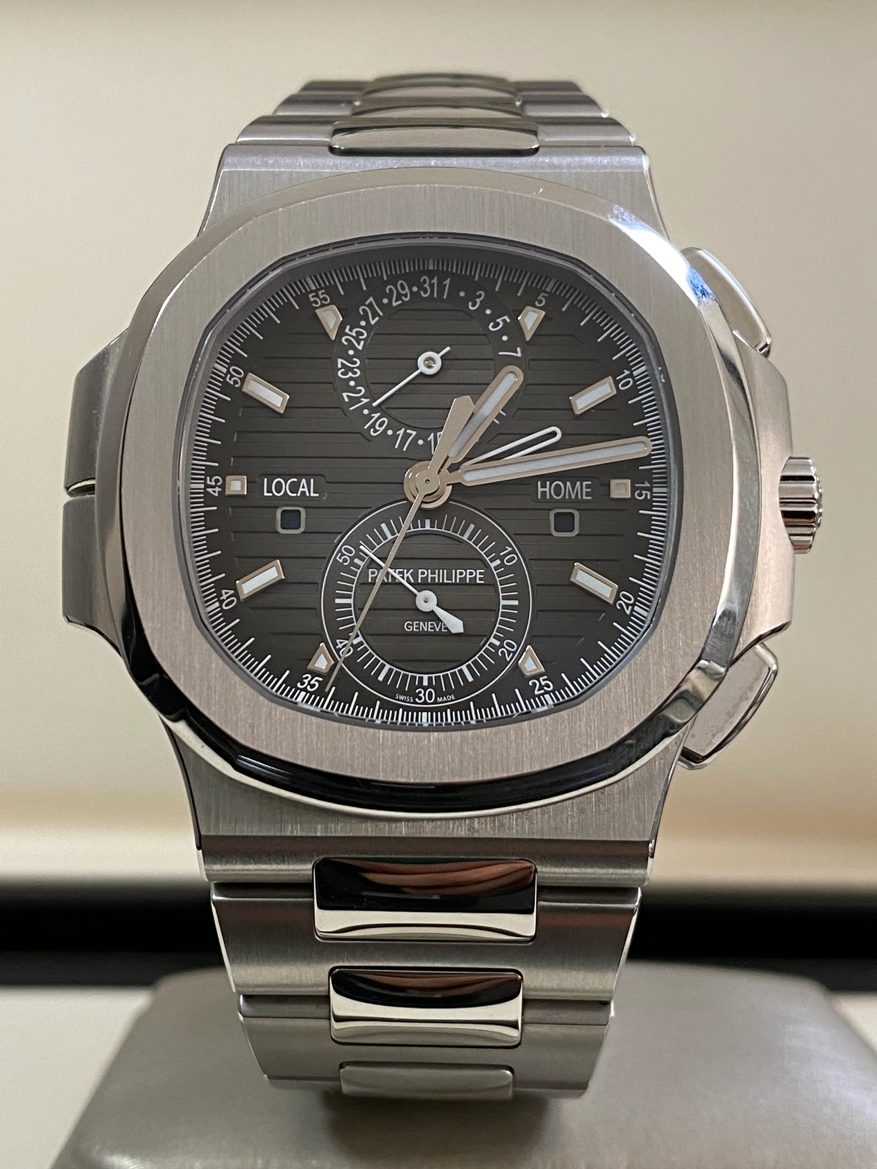 Patek Philippe Nautilus - 2020 - Grey Index Dial - Stainless Steel - 5990/1A-001 *FULL SET*
