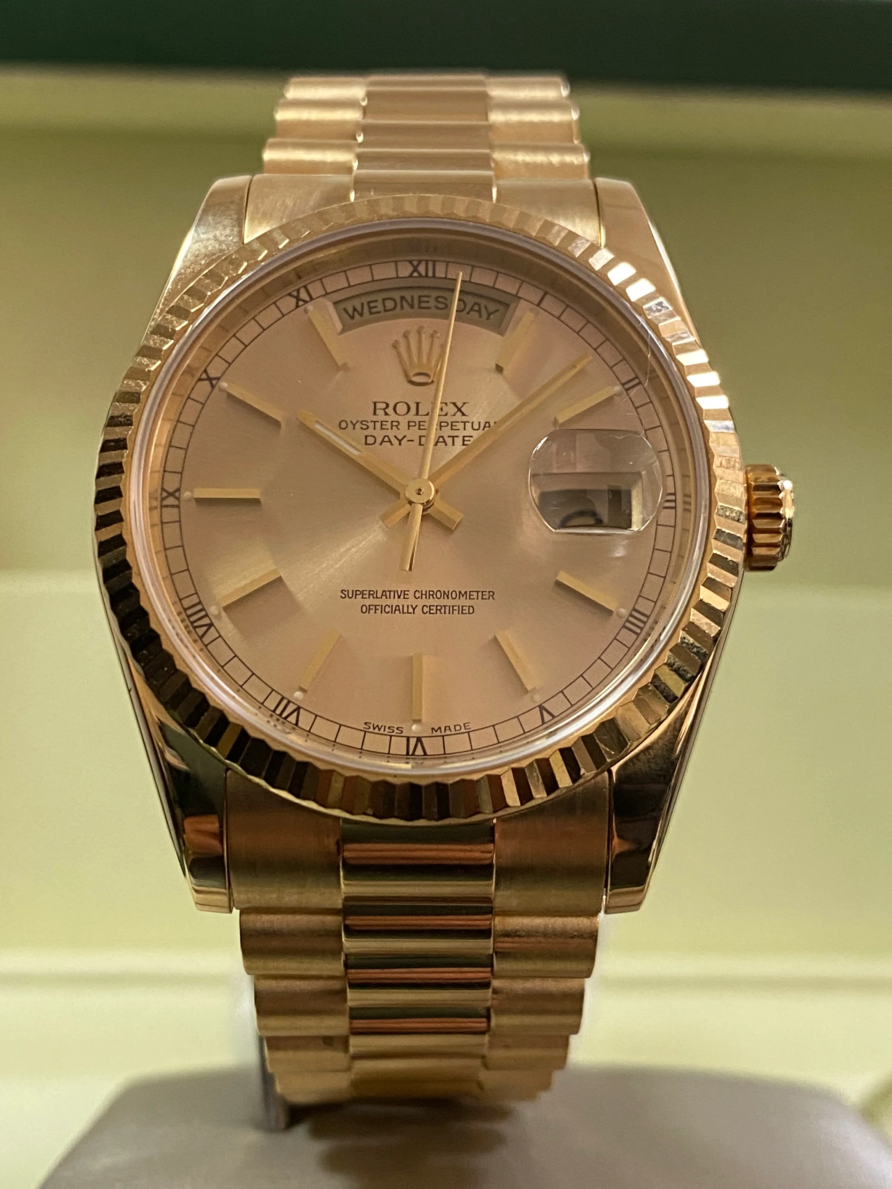 Rolex Yellow Gold Day-Date 36 - K serial - Fluted Bezel - Champagne Index Dial - President Bracelet - 118238 COMPLETE SET