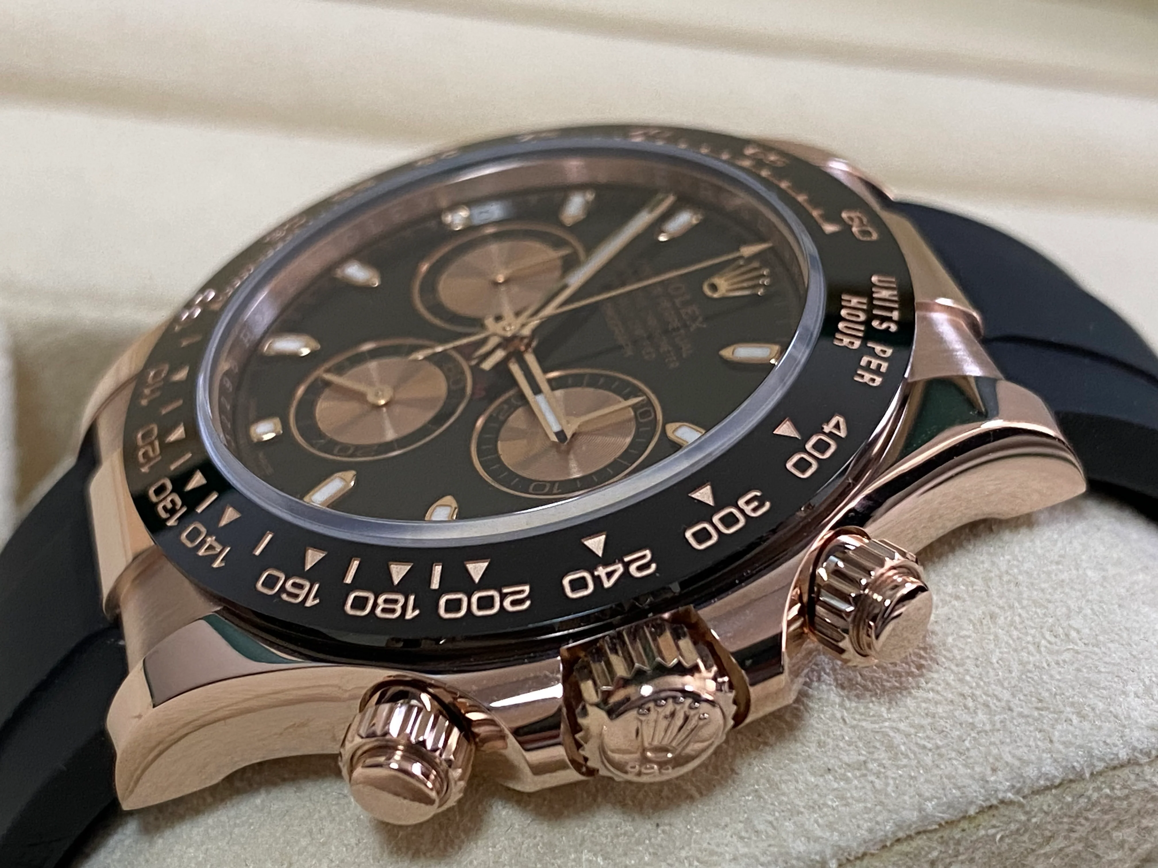 Rolex Everose Gold Cosmograph Daytona - 2022 - Black Index Dial - Black Oysterflex Strap - 116515LN