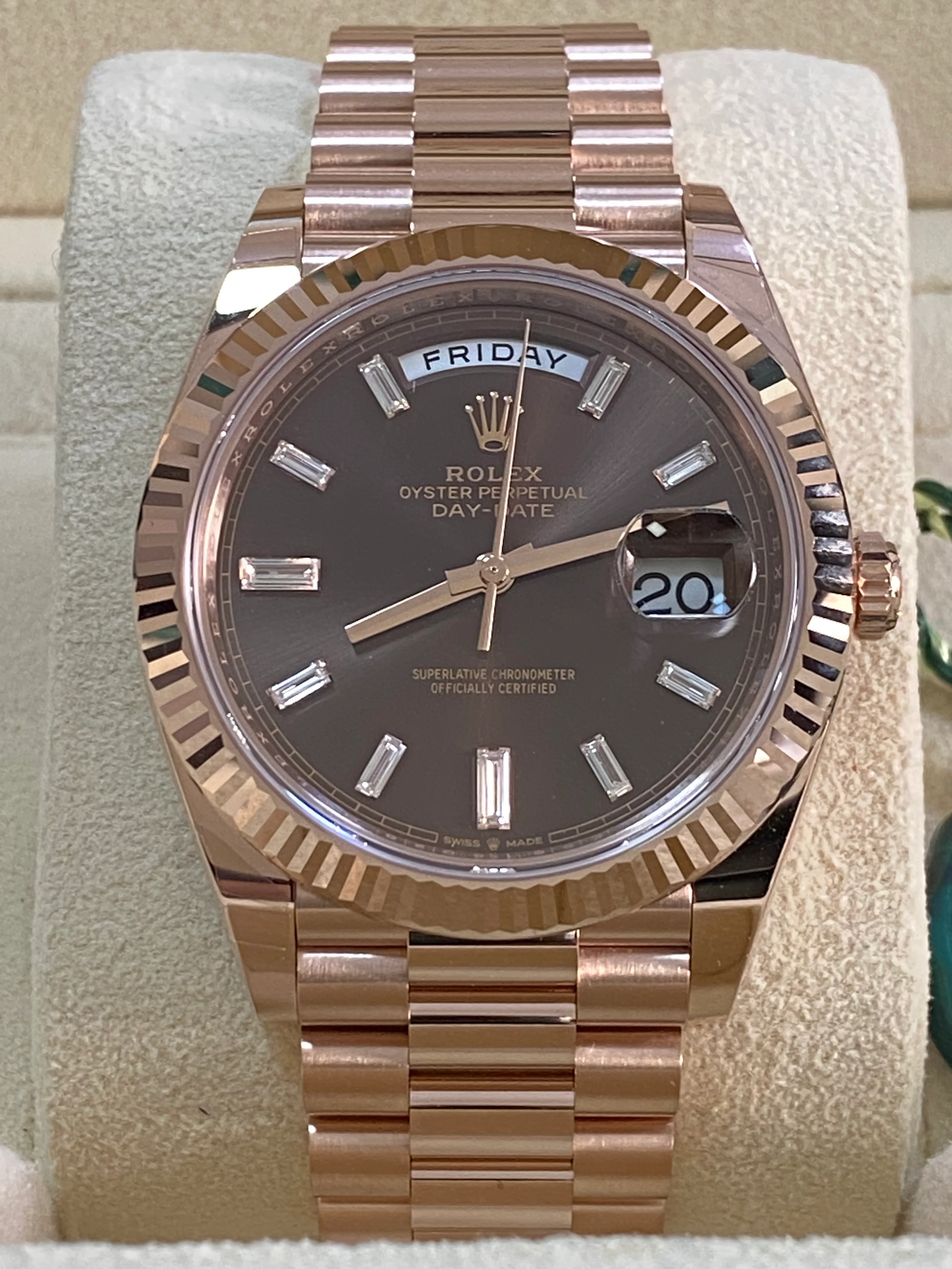 Rolex Everose Gold Day-Date 40 - 2023 - Fluted Bezel - Chocolate Baguette Diamond Dial - President Bracelet - 228235
