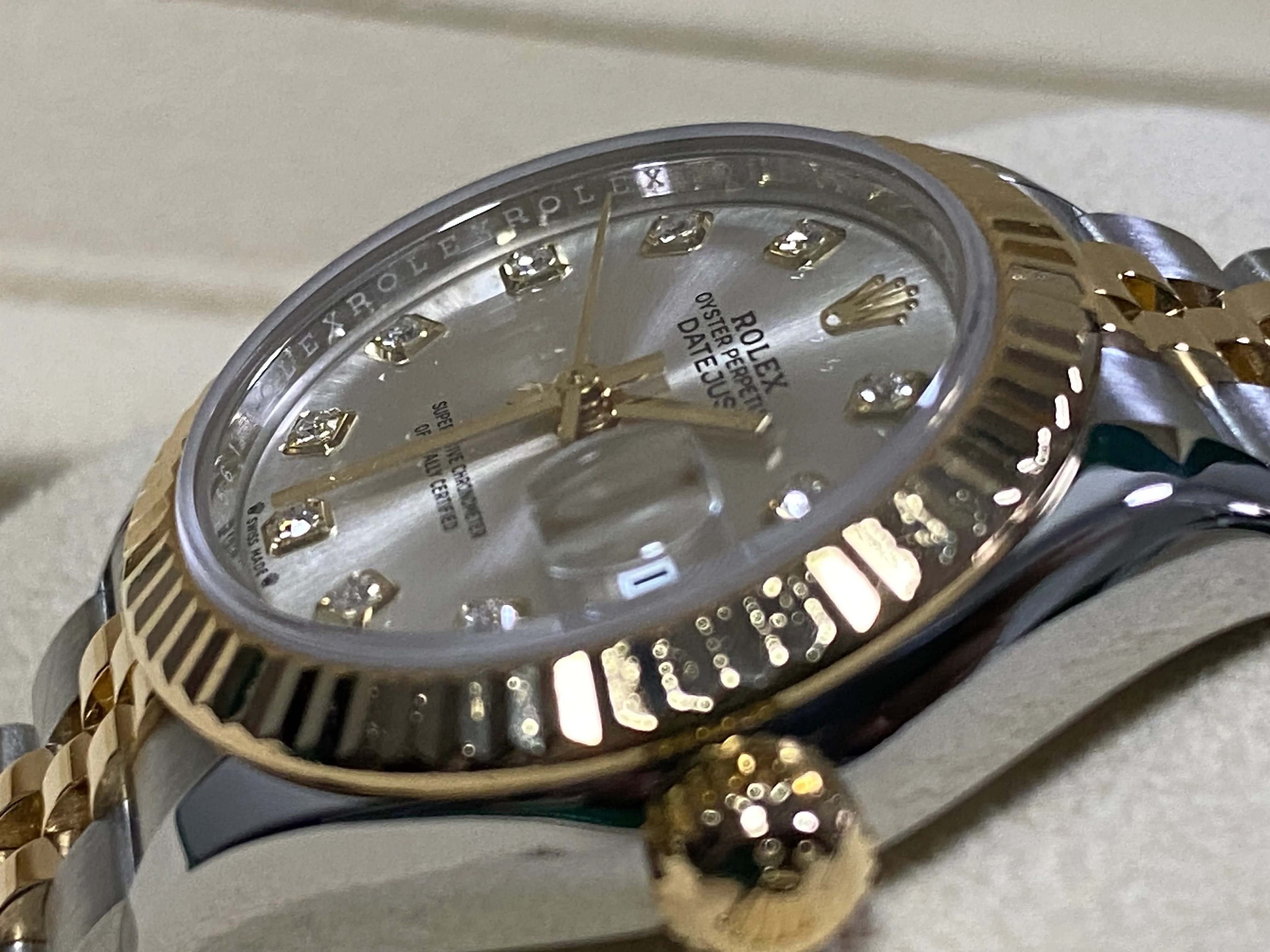 Rolex Steel and Yellow Gold Lady-Datejust 28 - 2020 - Fluted Bezel - Silver Diamond Dial - Jubilee Bracelet - 279173