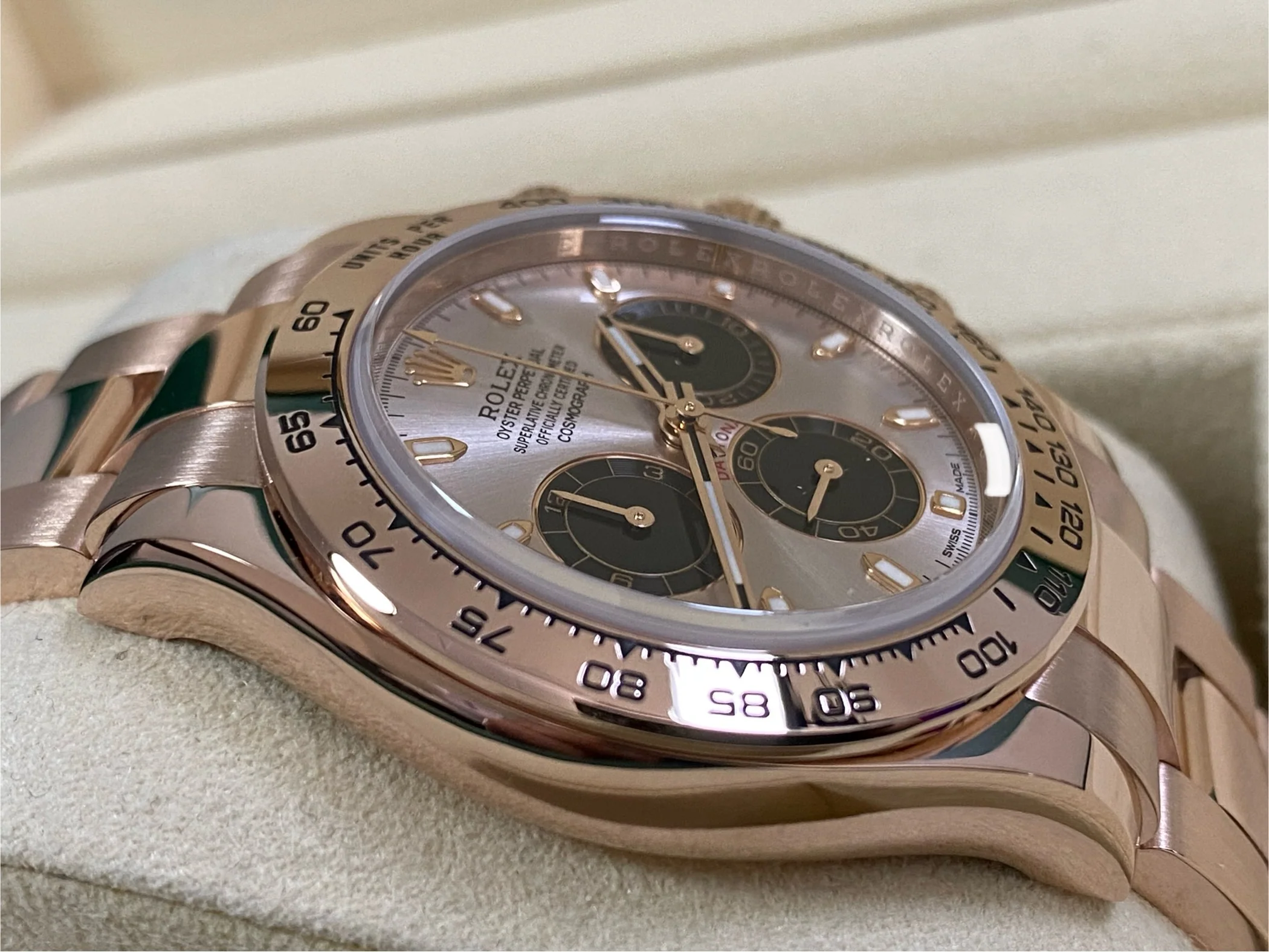 Rolex Everose Gold Cosmograph Daytona - 2023 - Sundust Dial - 116505 *COMPLETE SET*
