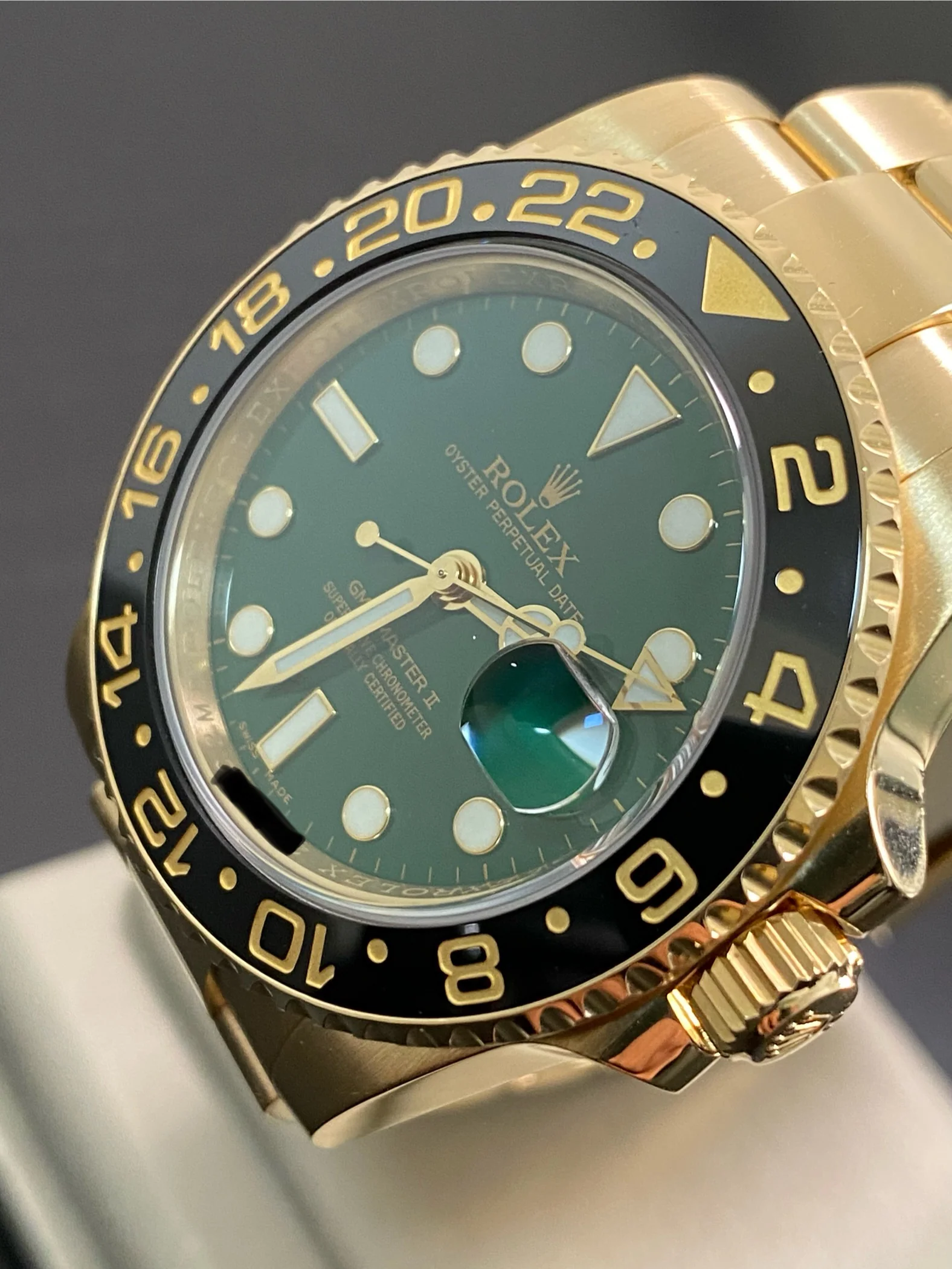 Rolex Yellow Gold GMT-Master II - 2016 - Black Bezel - Anniversary Green Dial - Oyster Bracelet - 116718LN *FULL SET*