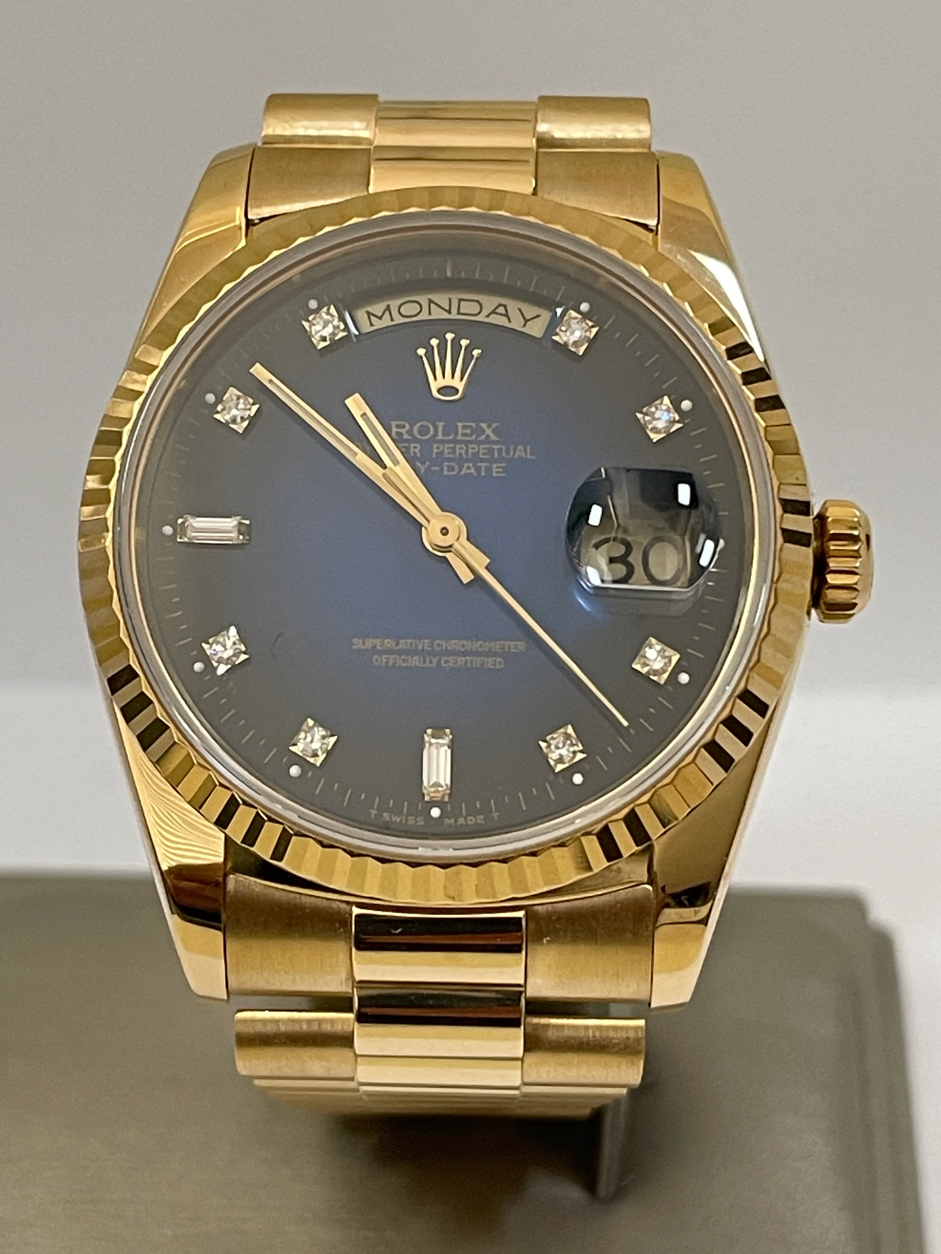 Rolex Yellow Gold Day-Date 36 - Fluted Bezel - Factory Blue Vignette Diamond Dial - President Bracelet - 18238