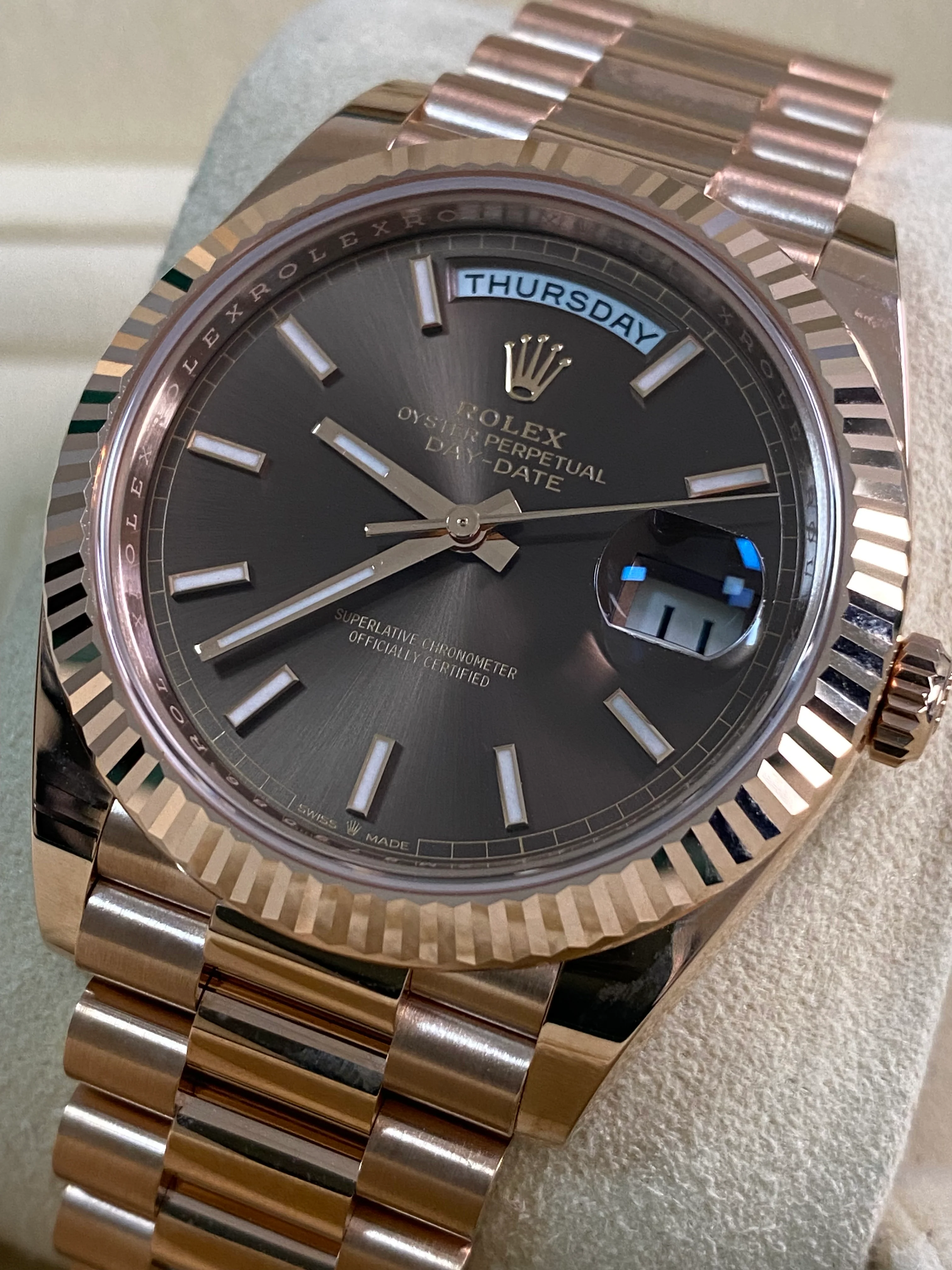 Rolex Everose Gold Day-Date 40 - 2024 - Fluted Bezel - Chocolate Index Dial - President Bracelet - 228235 *FULL SET*