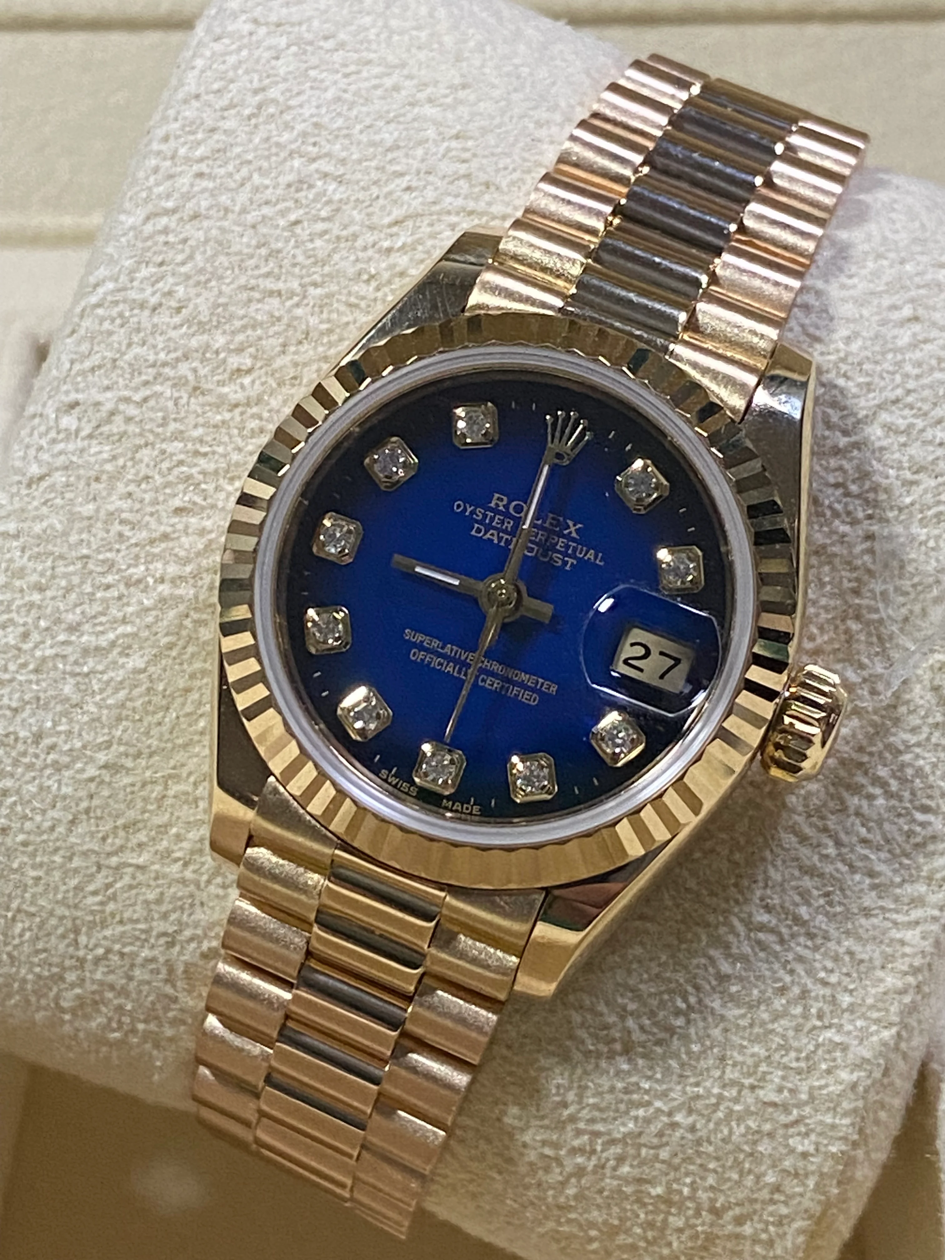 Rolex Yellow Gold Lady-Datejust 26 - N Serial - Fluted Bezel - Blue Vignette Diamond Dial - President Bracelet - 69178