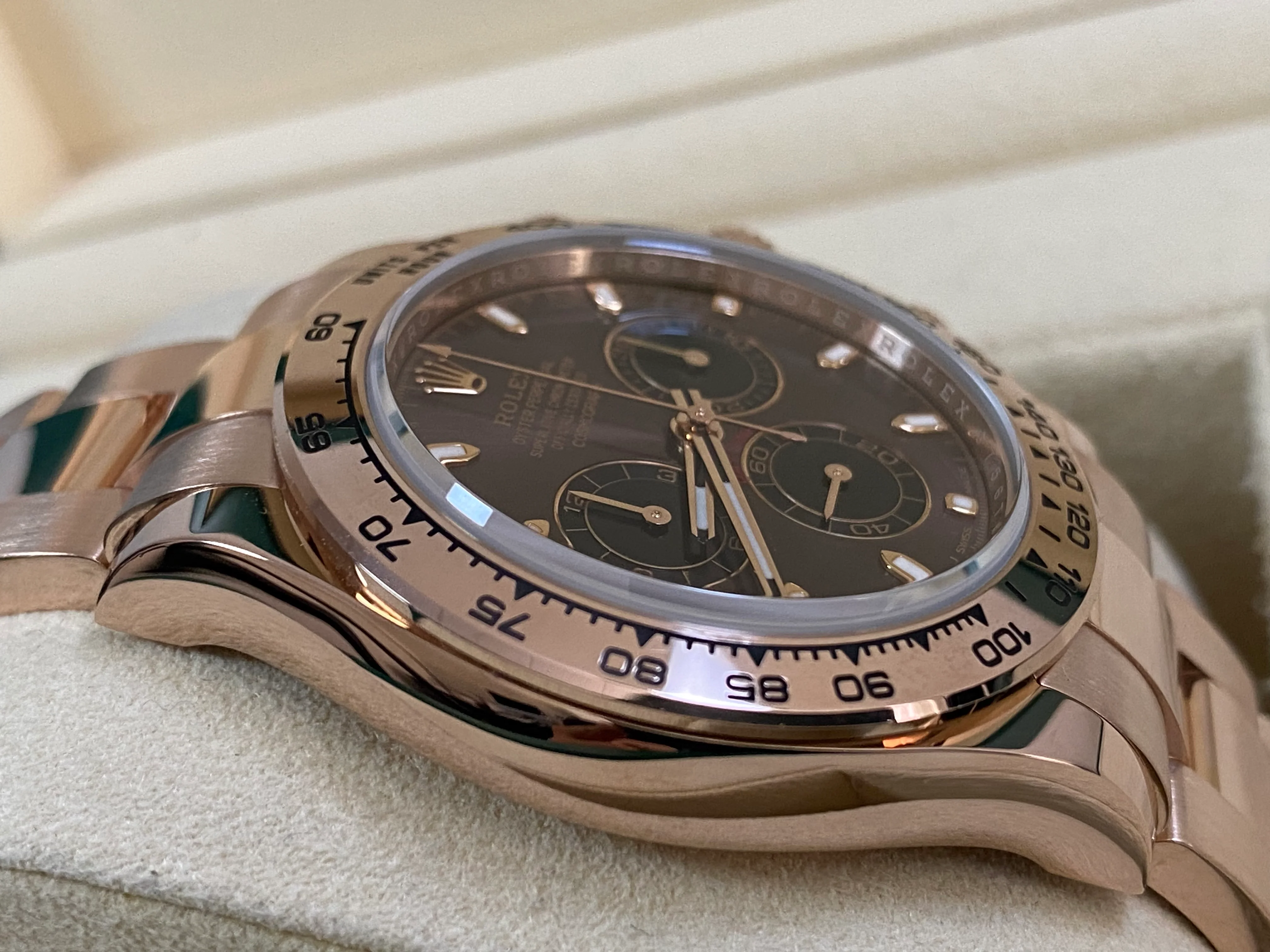 Rolex Everose Gold Cosmograph Daytona - 2020 - Chocolate Index Dial - 116505 *COMPLETE SET*