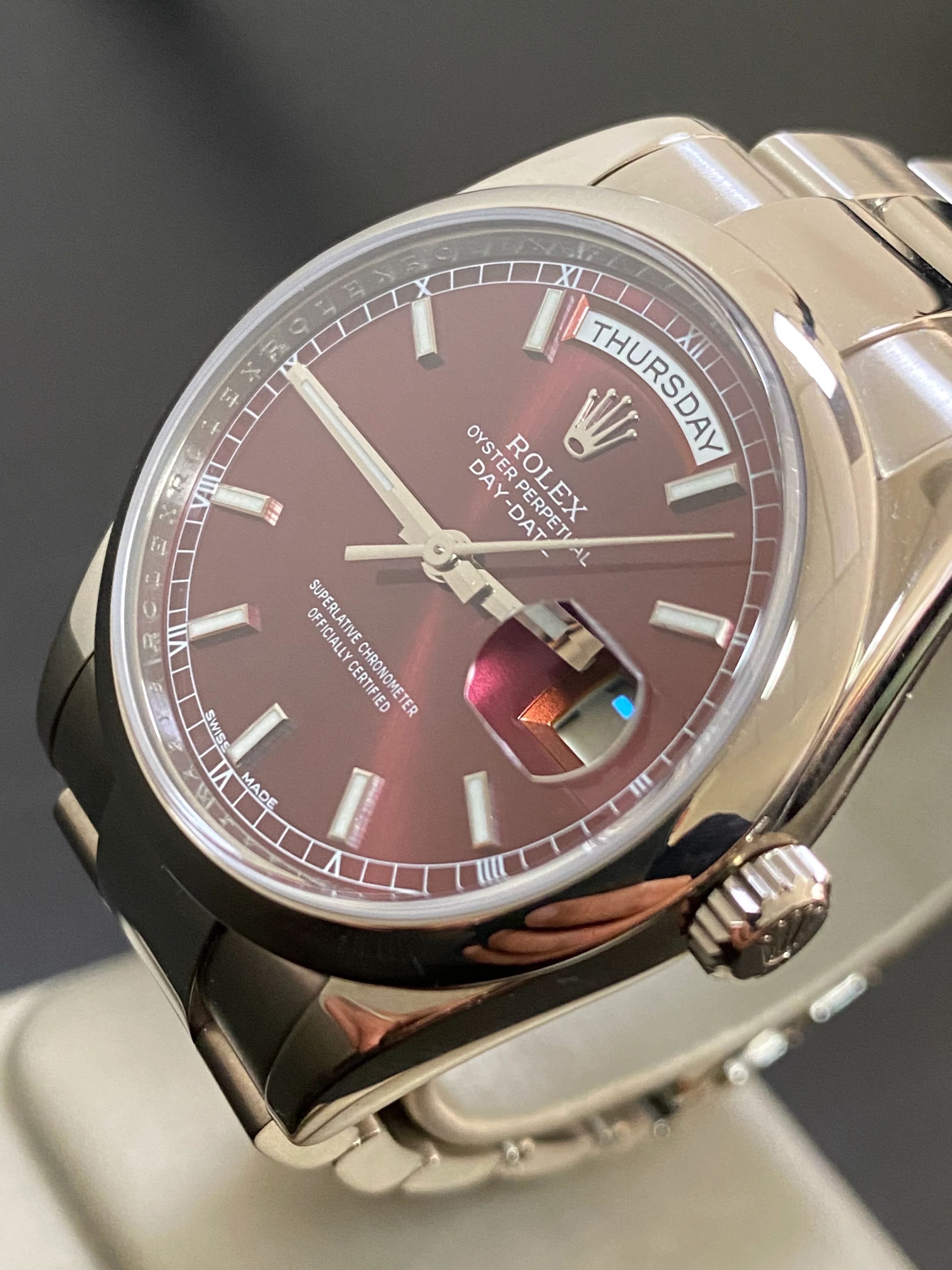 Rolex White Gold Day-Date 36 - 2016 - Domed Bezel - Rare Factory Cherry Dial - Oyster Bracelet - 118209 *COLLECTORS GRADE*