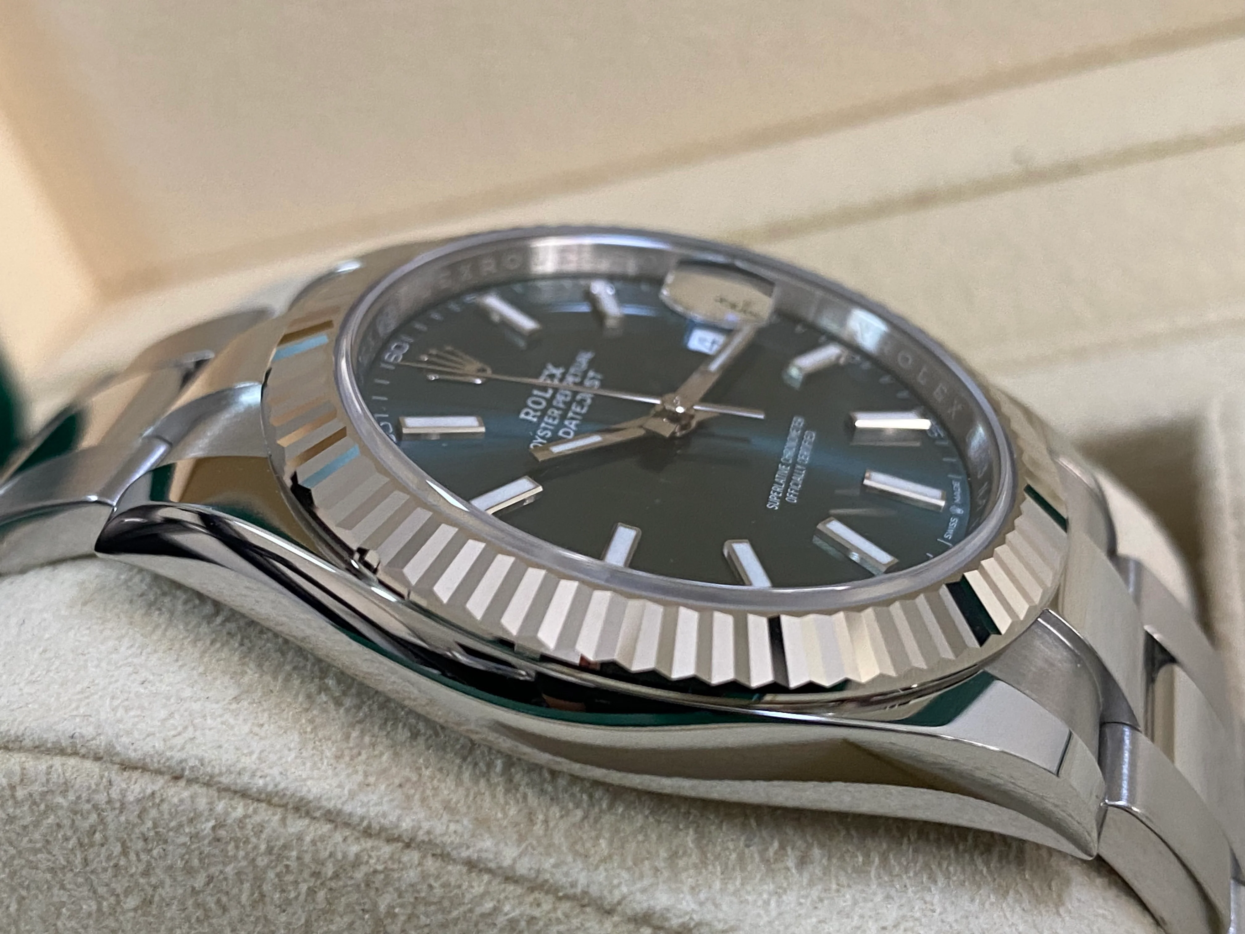 Rolex Steel and White Gold Datejust 41 - 2024 - Fluted Bezel - Mint Green Dial - Oyster Bracelet - 126334 *FULL SET*