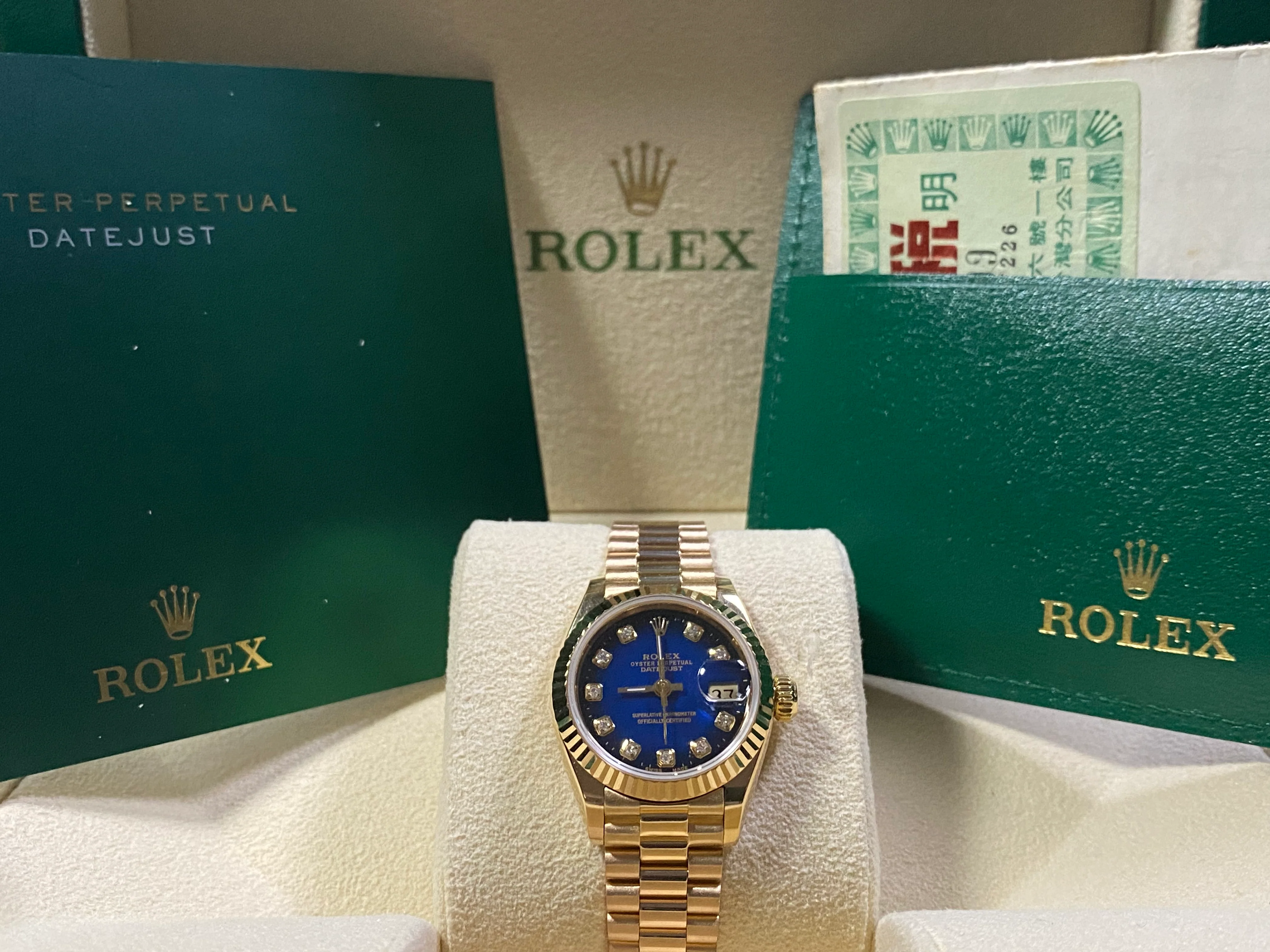 Rolex Yellow Gold Lady-Datejust 26 - N Serial - Fluted Bezel - Blue Vignette Diamond Dial - President Bracelet - 69178
