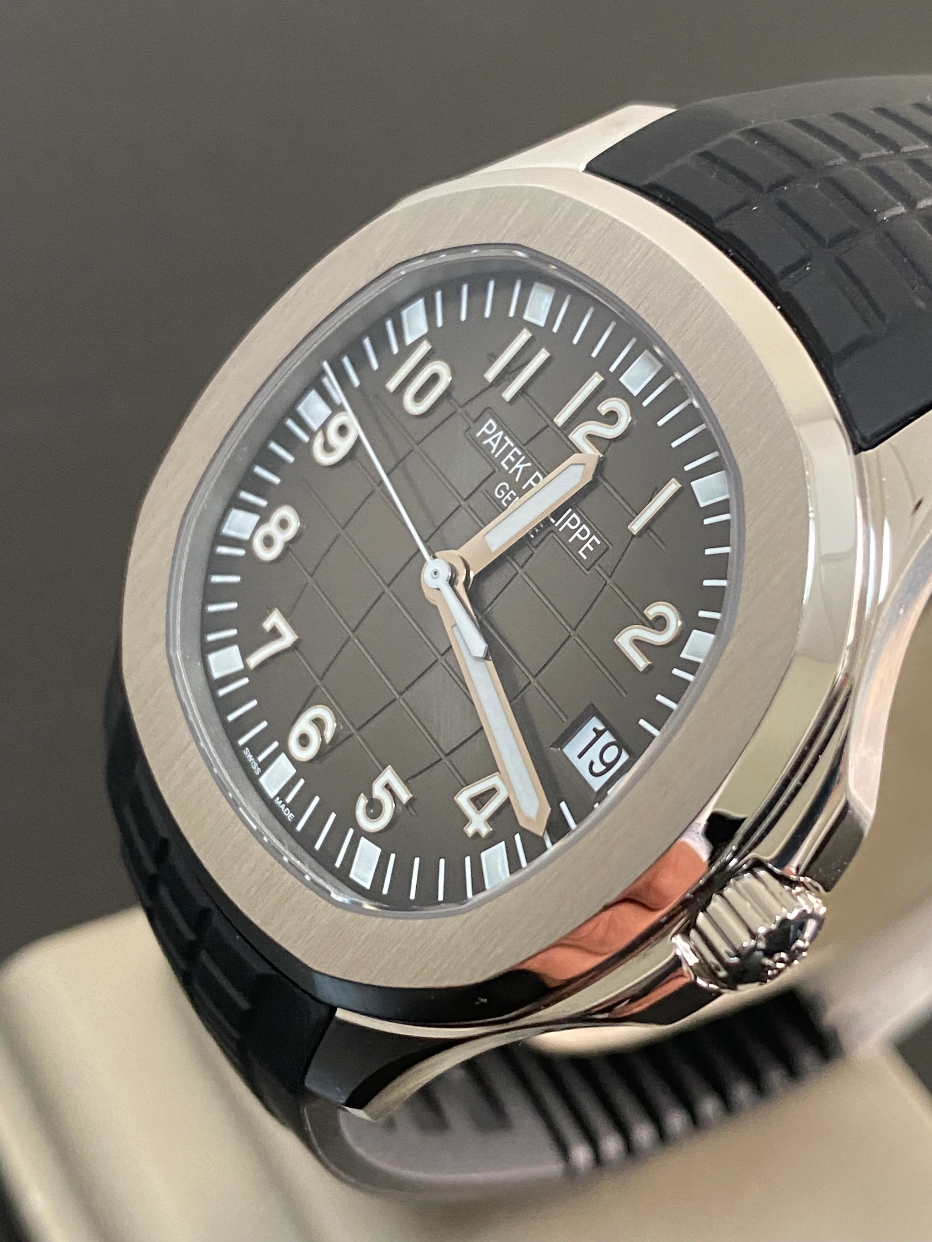 Patek Philippe Men's Aquanaut - 2019 - Black Embossed Dial - Black Strap - 5167A-001 *FULL SET*