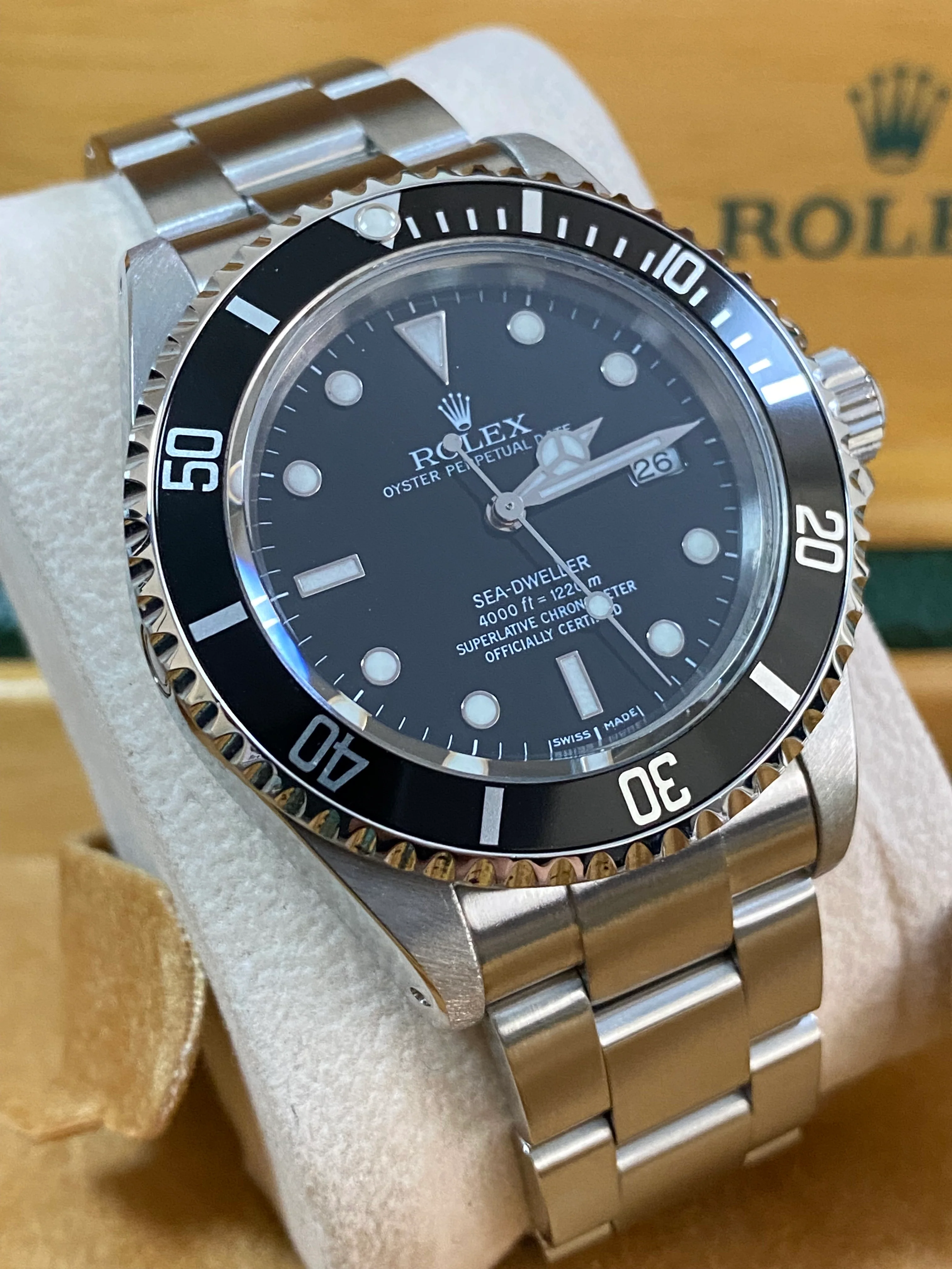 Rolex Steel Sea-Dweller 4000 - A serial - Pre-Ceramic Bezel - Black Dial - Oyster Bracelet 16600