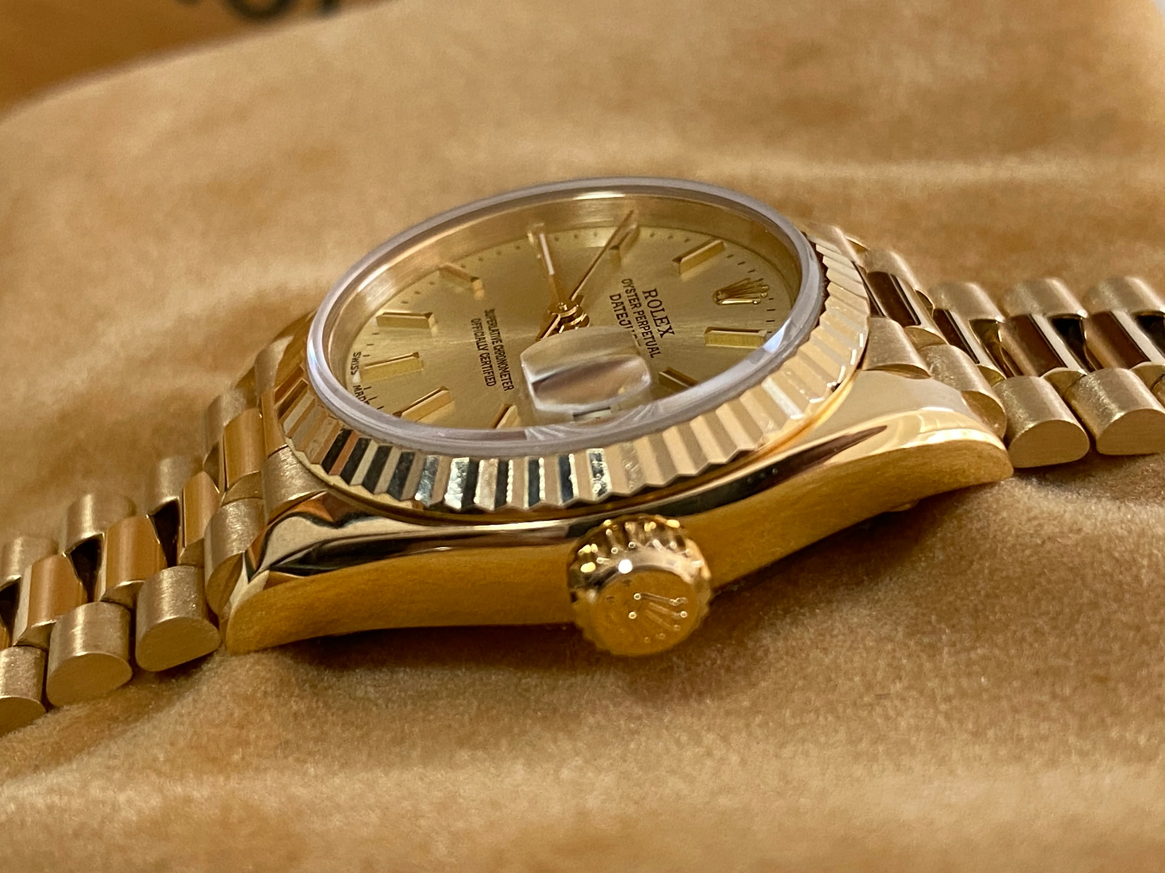 Rolex Yellow Gold Lady-Datejust - L serial - Fluted Bezel - Champagne Dial - President Bracelet - 69178