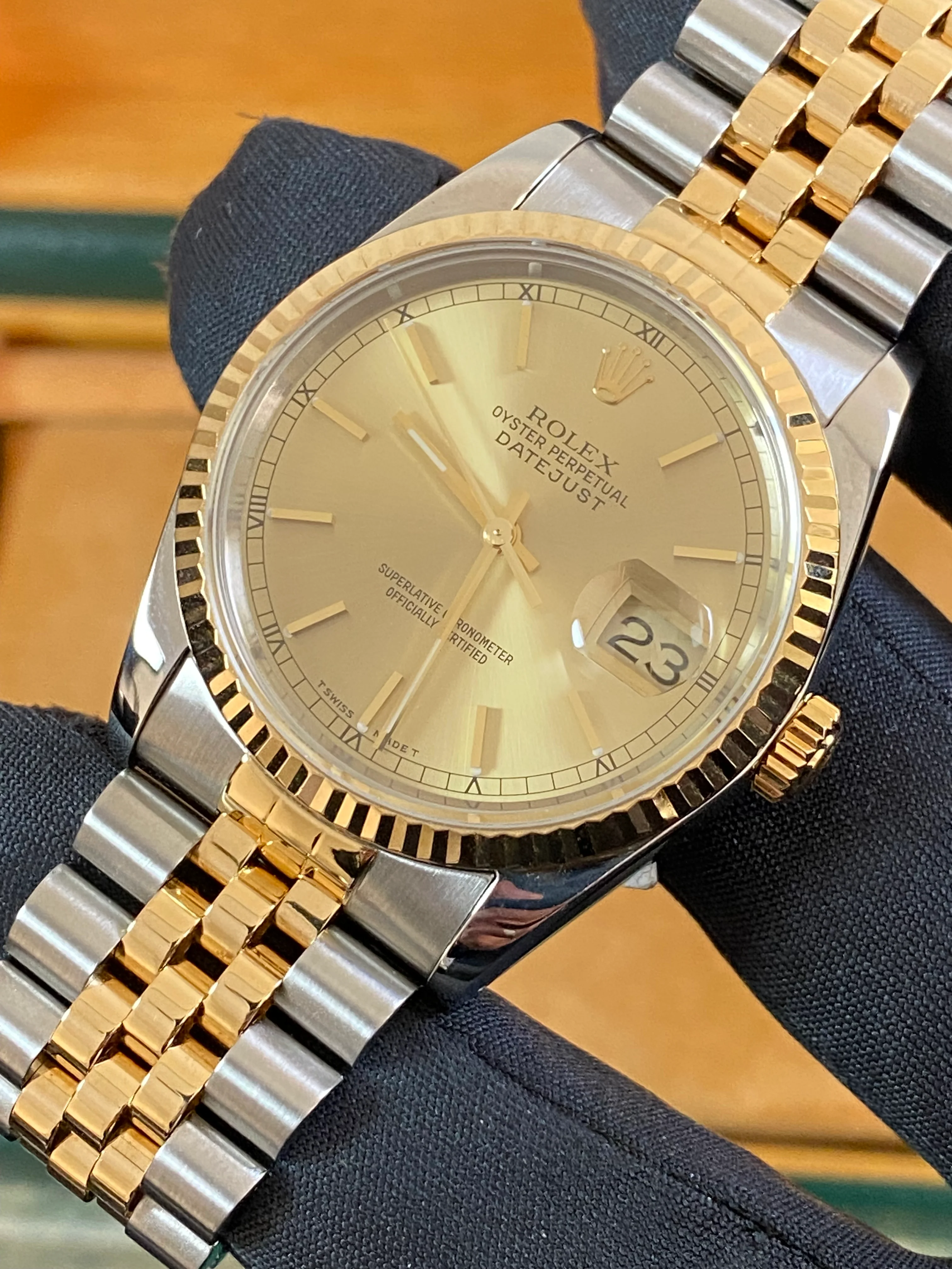 Rolex Steel and Yellow Gold Datejust 36 - L serial - Fluted Bezel - Champagne Index Dial - Jubilee Bracelet - 16233