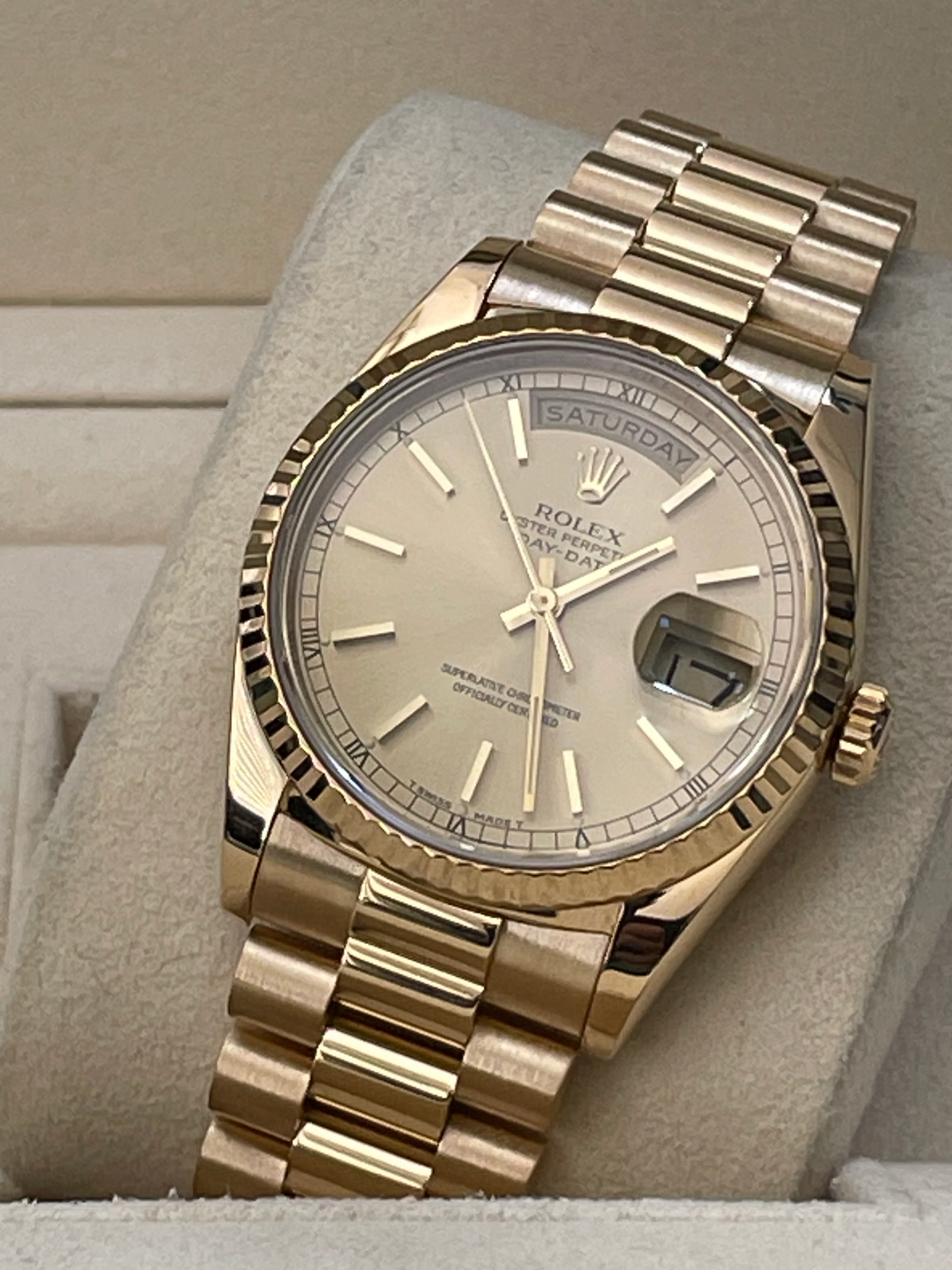Rolex Yellow Gold Day-Date 36 - 1990 - Fluted Bezel - Champagne Index Dial - President Bracelet - 18238