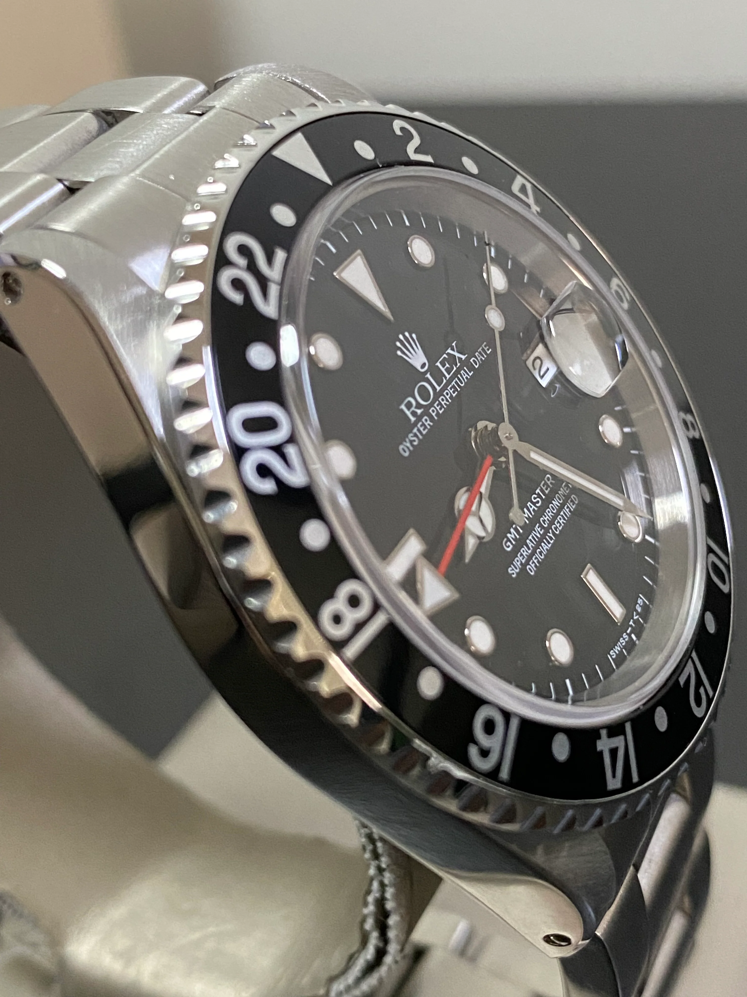 Rolex Steel GMT-Master II - U Serial - Pre Ceramic Bezel - Black Dial - Oyster Bracelet - 16710