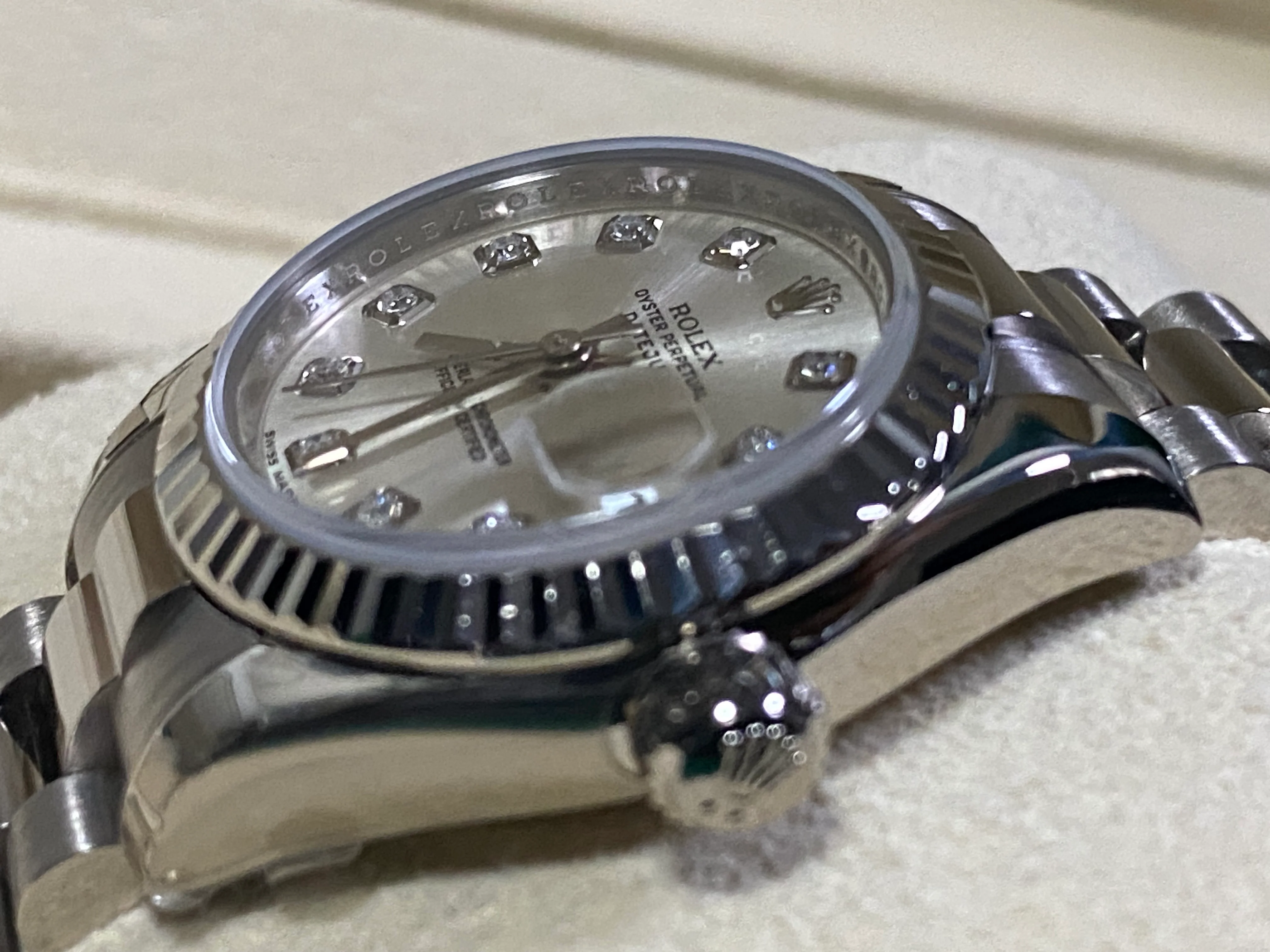 Rolex White Gold Lady-Datejust 26 - Fluted Bezel - Silver Diamond Dial - President Bracelet - 179179