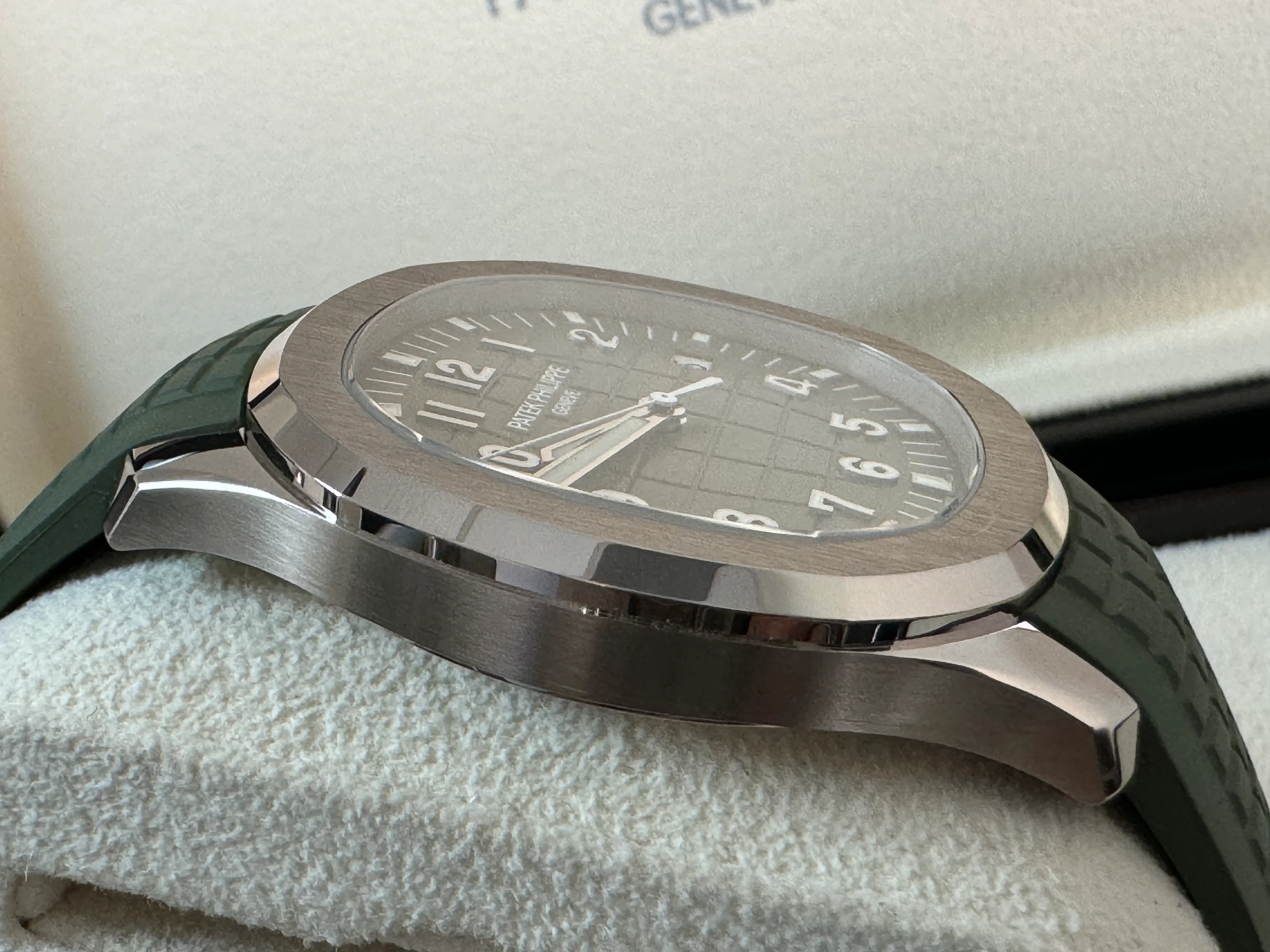 Patek Philippe Aquanaut White Gold - 2021 - Khaki Green Embossed Dial - 5168G-010 *FULL SET*