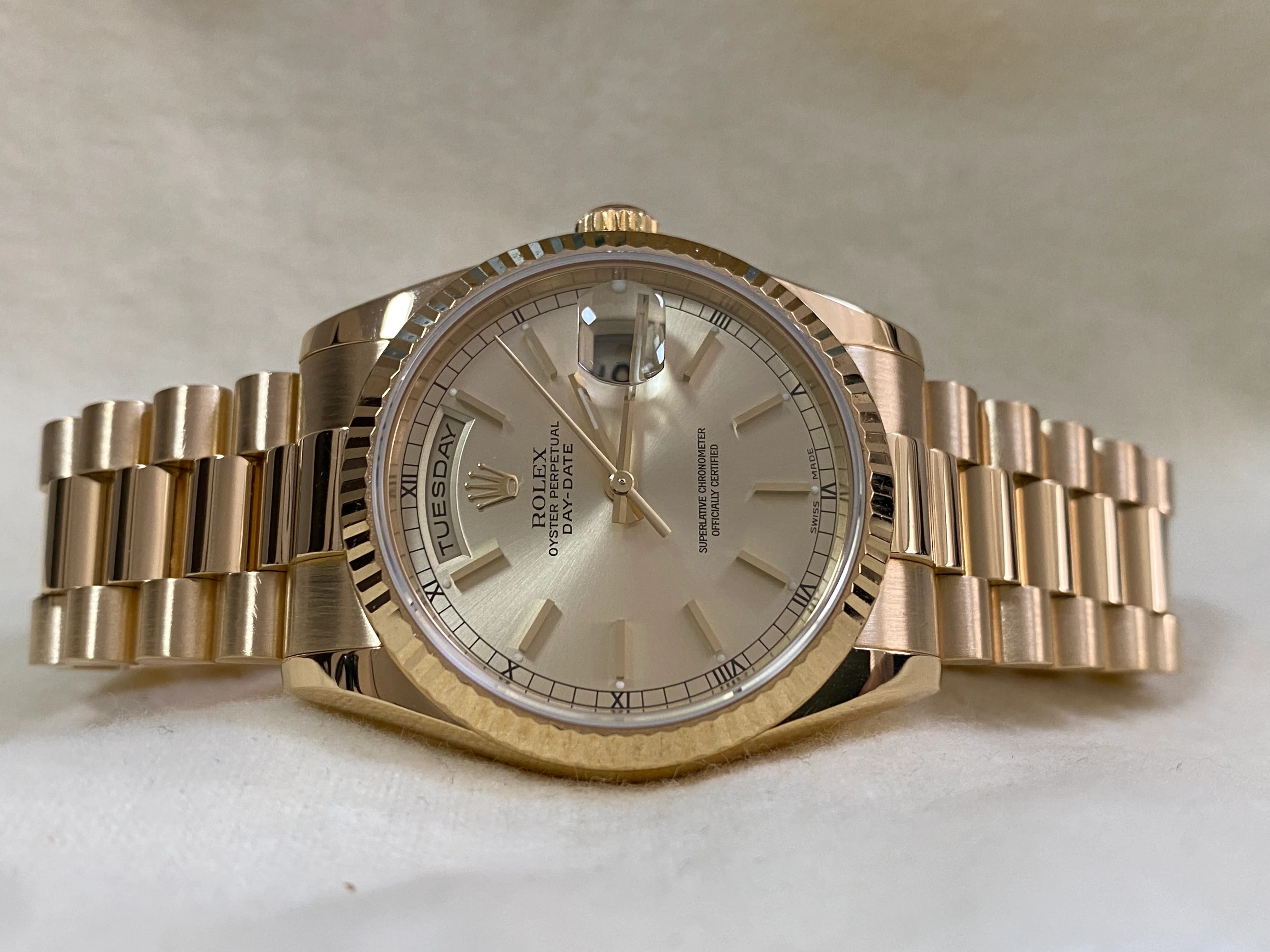 Rolex Yellow Gold Day-Date 36 - K serial - Fluted Bezel - Champagne Index Dial - President Bracelet - 118238