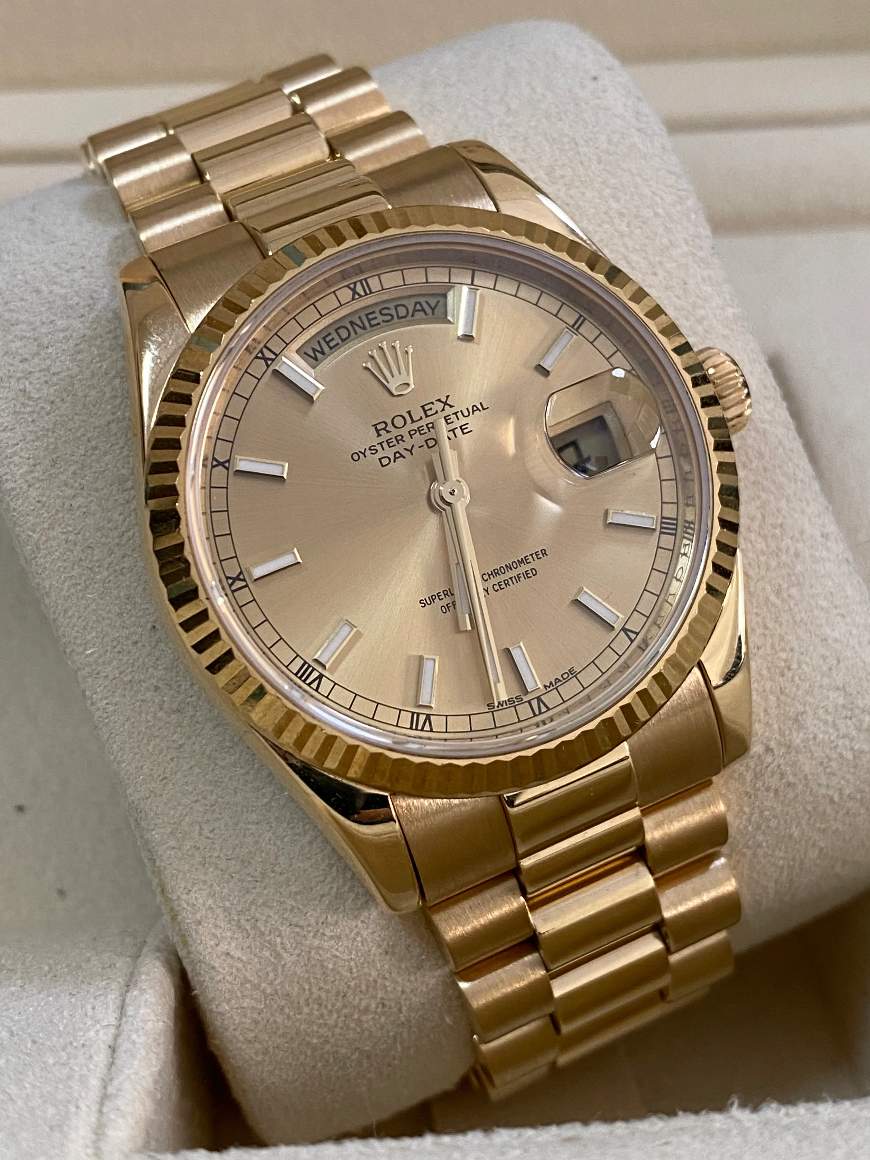Rolex Yellow Gold Day-Date 36 - 2015 - Fluted Bezel - Champagne Index Dial - President Bracelet - 118238
