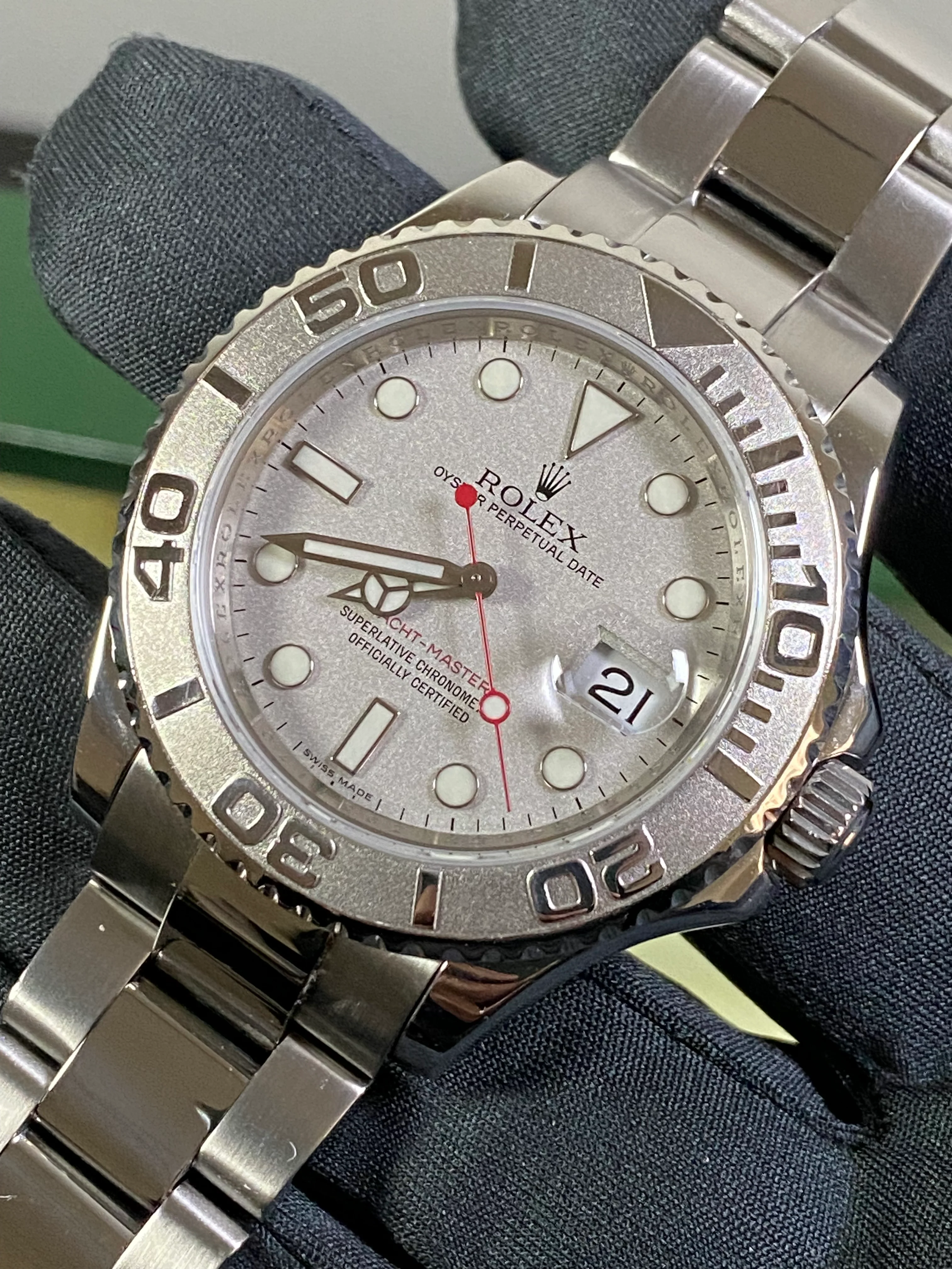 Rolex Steel Yacht-Master 40 - Z Serial - Silver Dial - 16622 COMPLETE SET