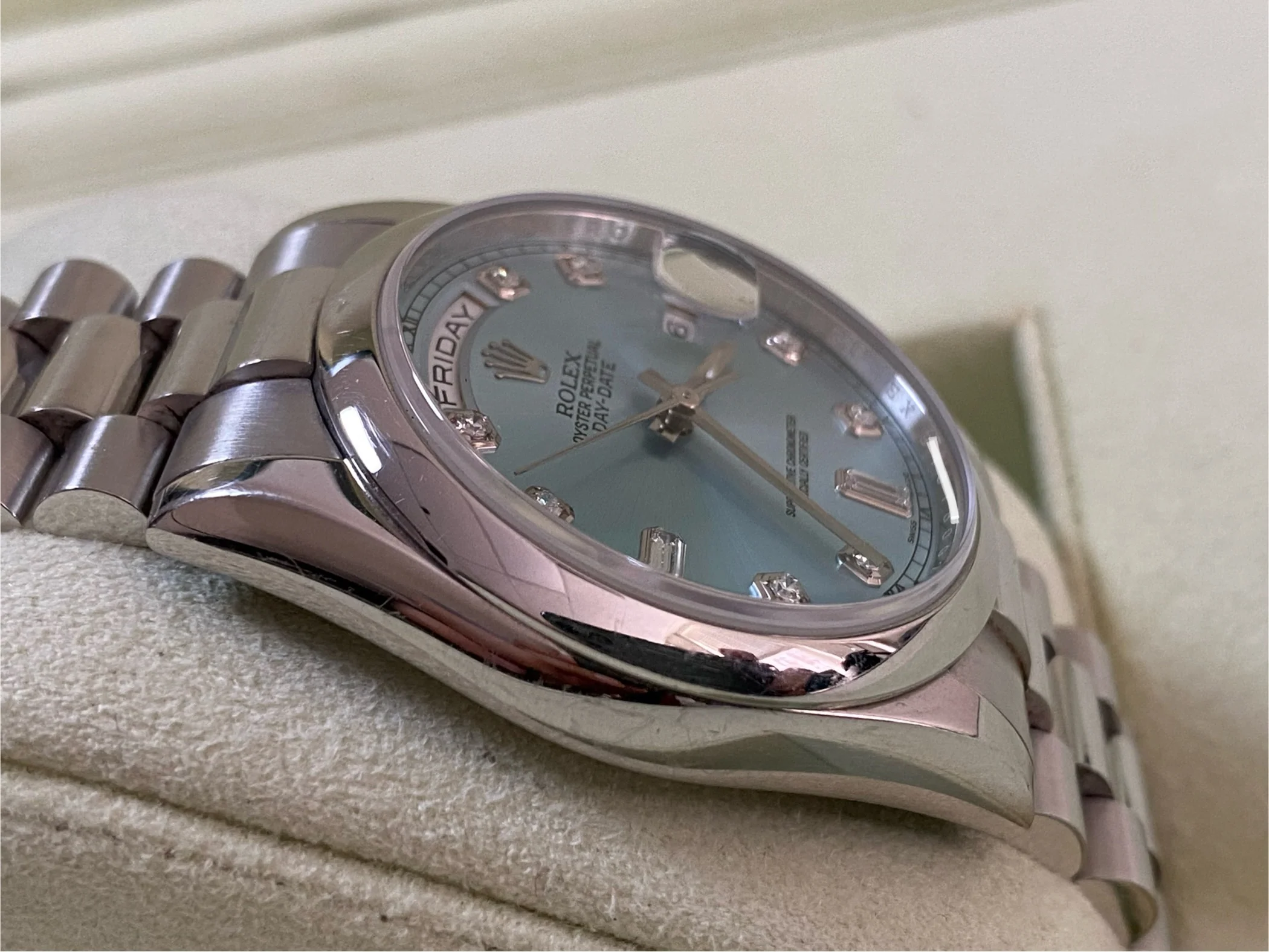Rolex Platinum Day-Date 36 - 2014 - Domed Bezel - Ice Blue Diamond Dial - President Bracelet - 118206 *FULL SET*