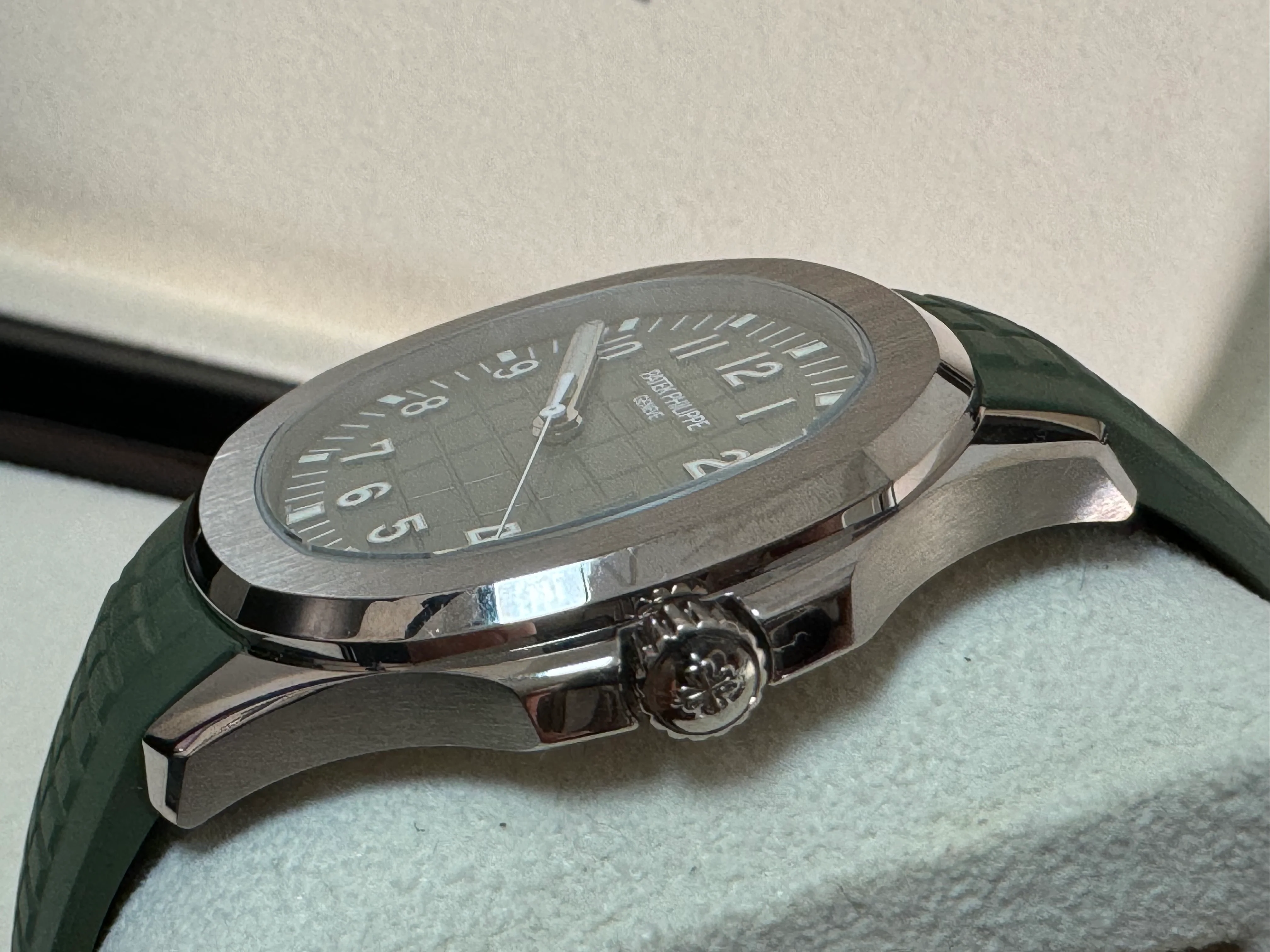 Patek Philippe Aquanaut White Gold - 2021 - Khaki Green Embossed Dial - 5168G-010 *FULL SET*