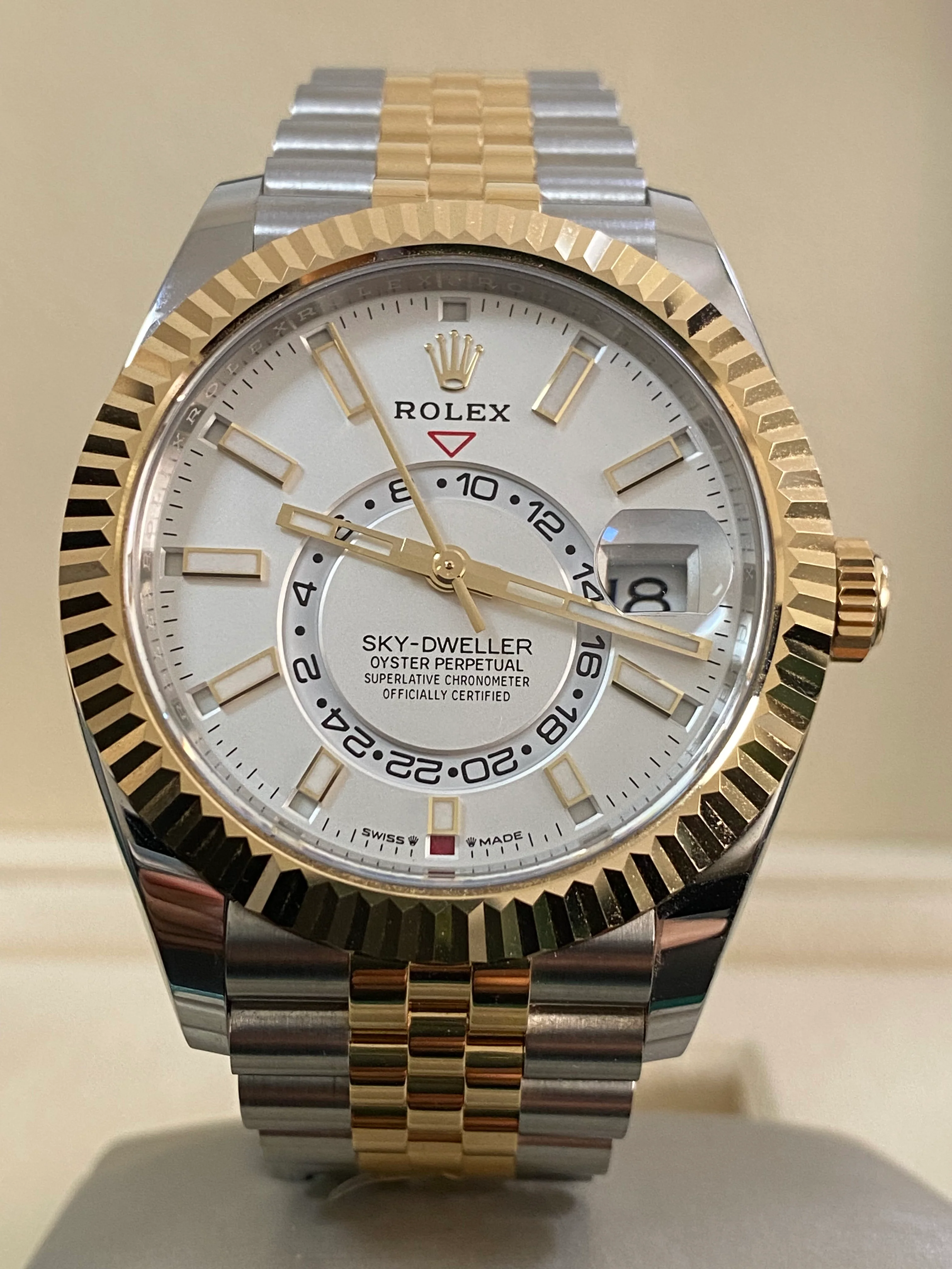 Rolex Yellow Rolesor Sky-Dweller - 2024 - White Index Dial - Jubilee Bracelet - 336933 *FULL SET*