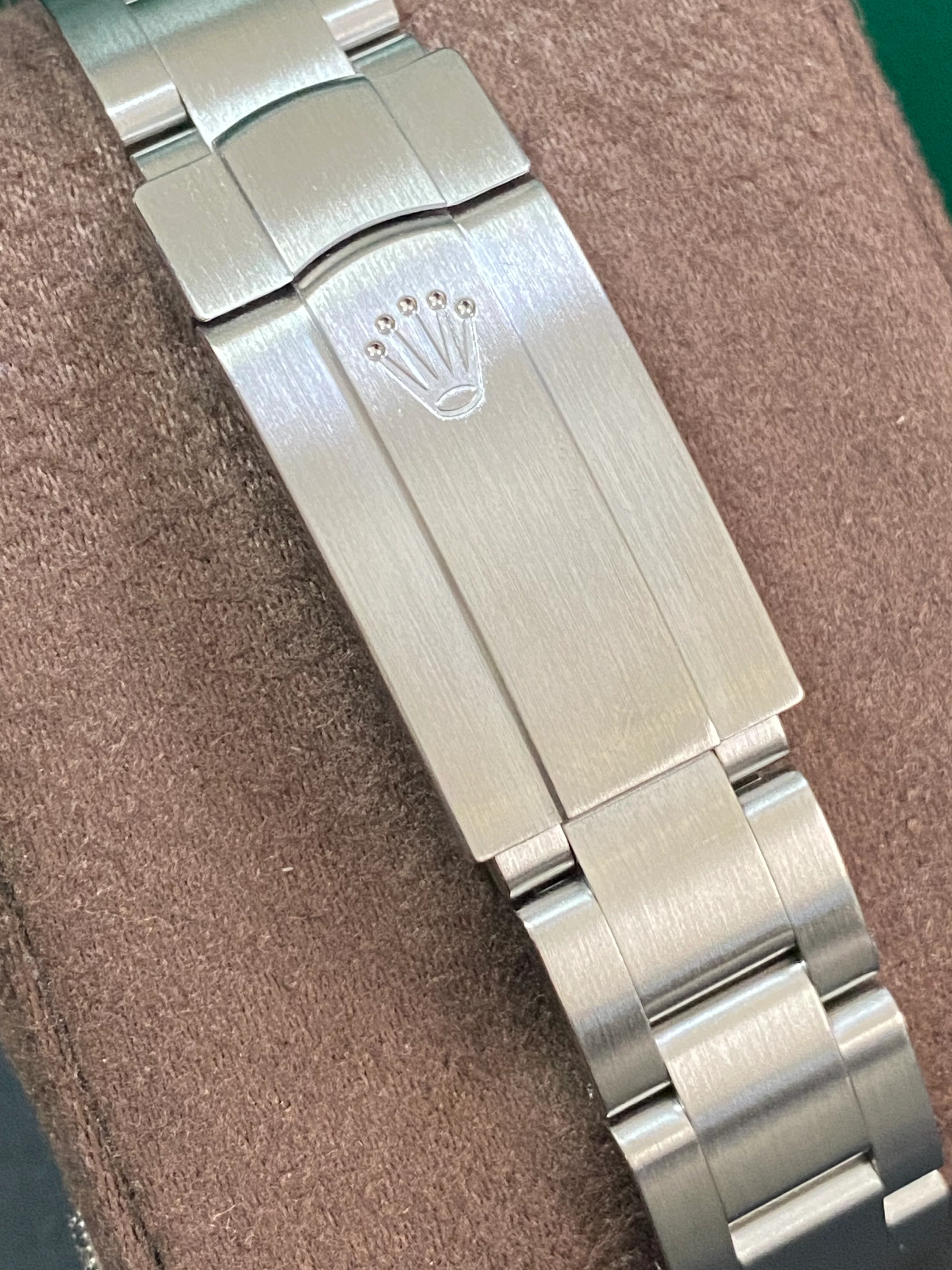 Rolex Oyster Perpetual 31 - 2018 - Domed Bezel - Grape Dial - Oyster Bracelet - 177200 *FULL SET*