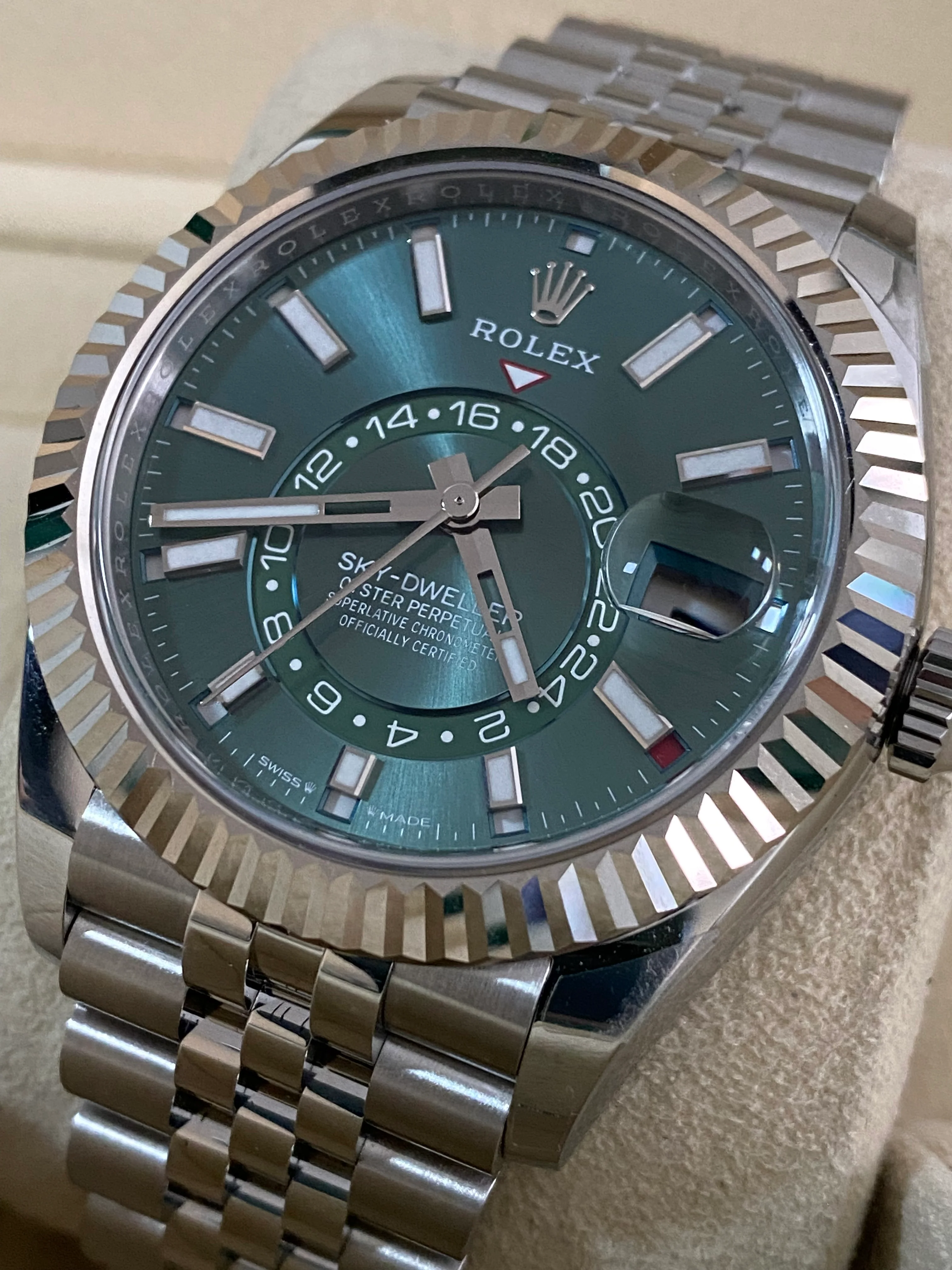 Rolex Steel Sky-Dweller - 2024 - Mint Green Dial - Jubilee Bracelet - 336934 *FULL SET*