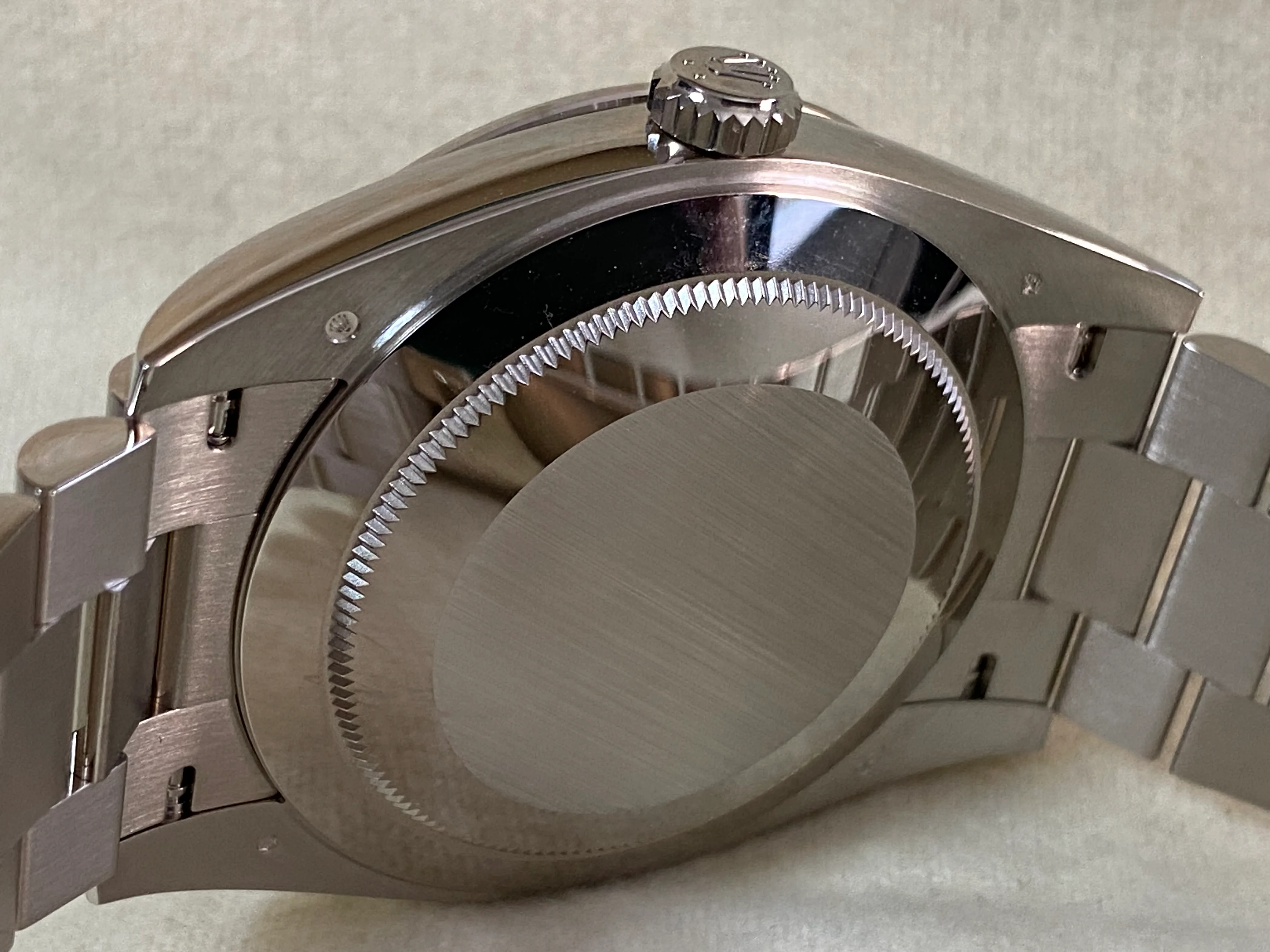 Rolex White Gold Day-Date 40 - 2023 -Diamond-Set Bezel - Olive Green Bevelled Roman Dial - President Bracelet - 228349RBR *FULL SET*