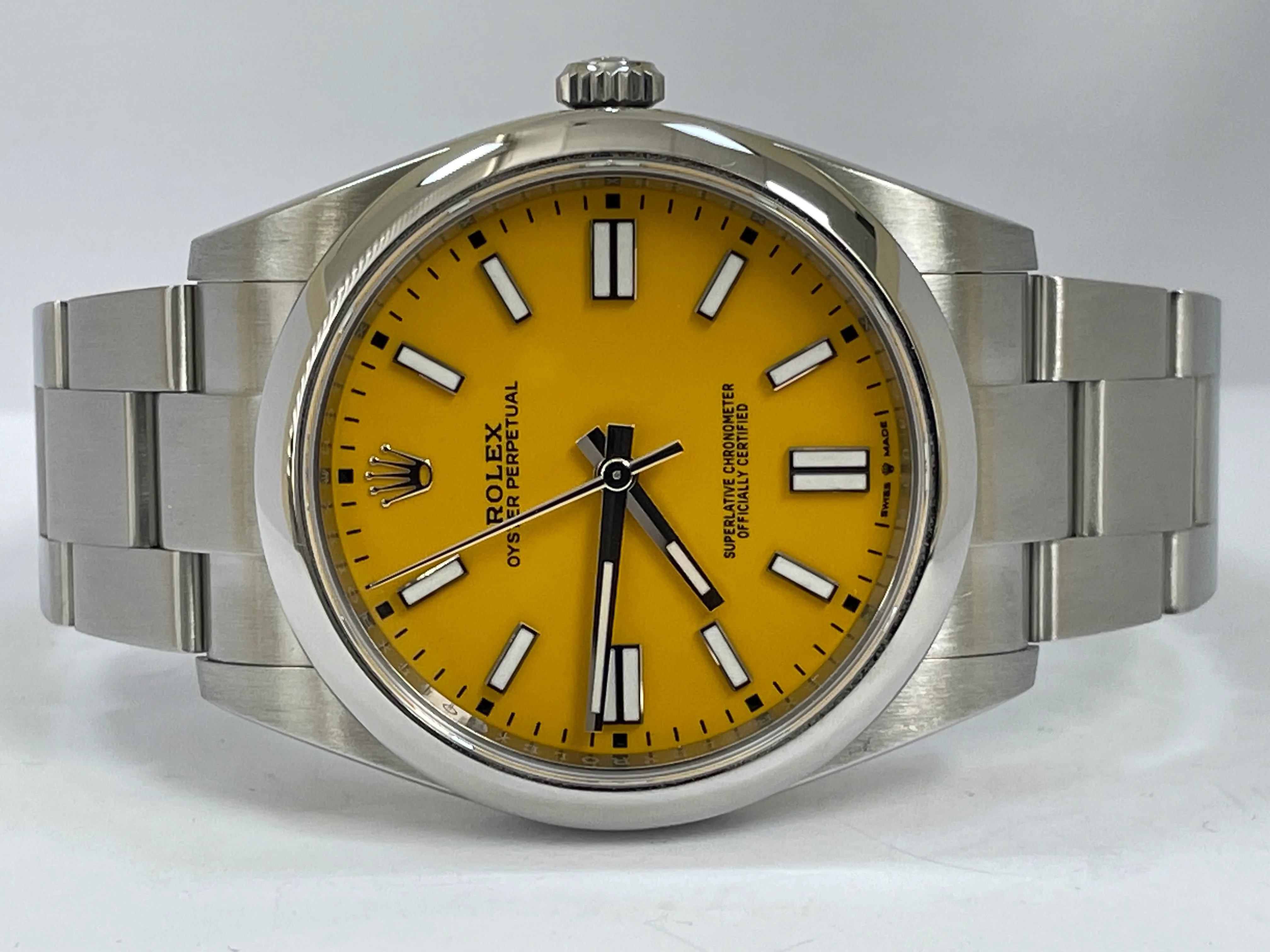 Rolex Oyster Perpetual 41 - 2021 - Domed Bezel - Yellow Dial - Oyster Bracelet - 124300 *DISCONTINUED MODEL*